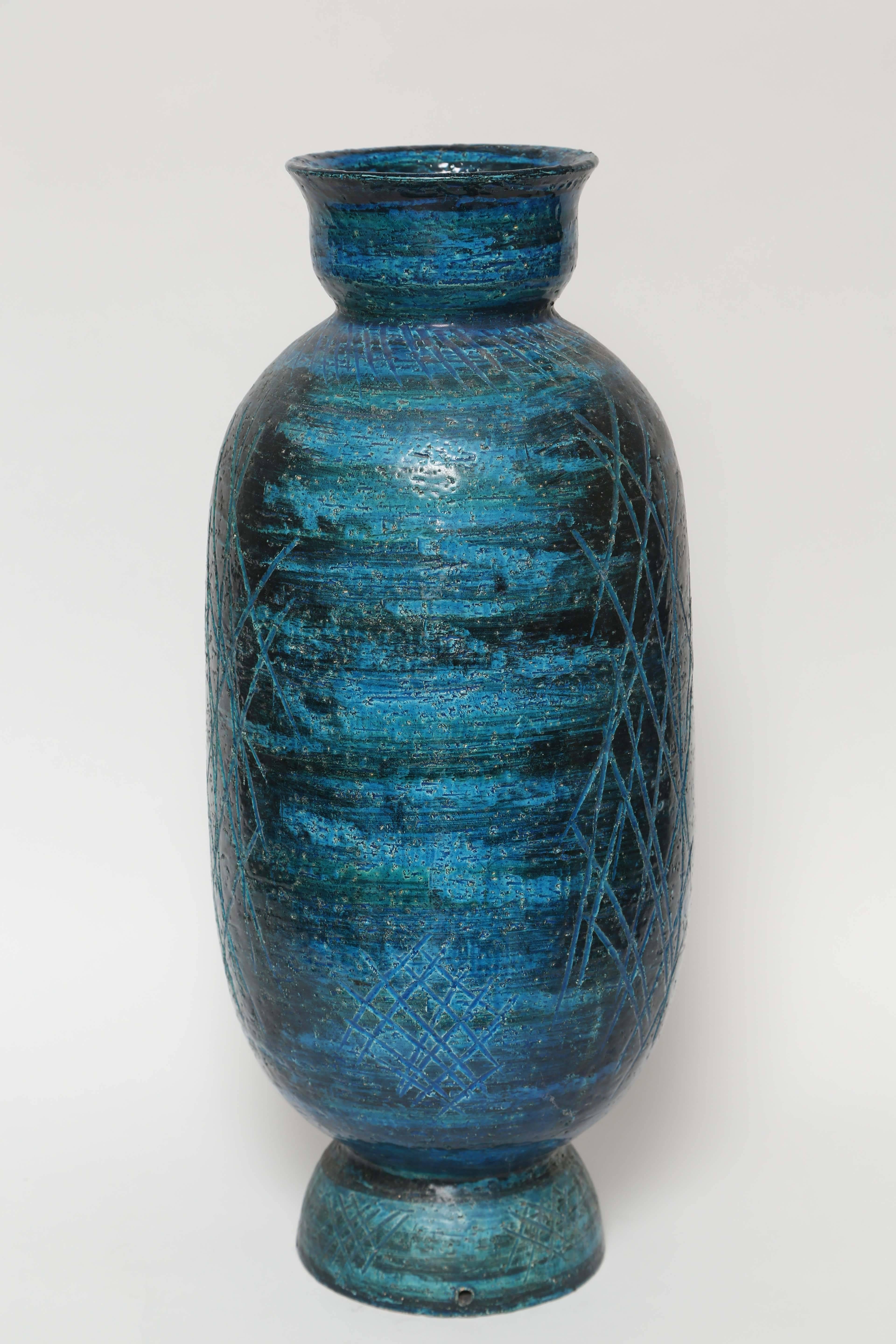 Große blaue brutalistische Aldo Londi Rimini-Vase von Bitossi, Italien, 1960er Jahre (Glasiert) im Angebot