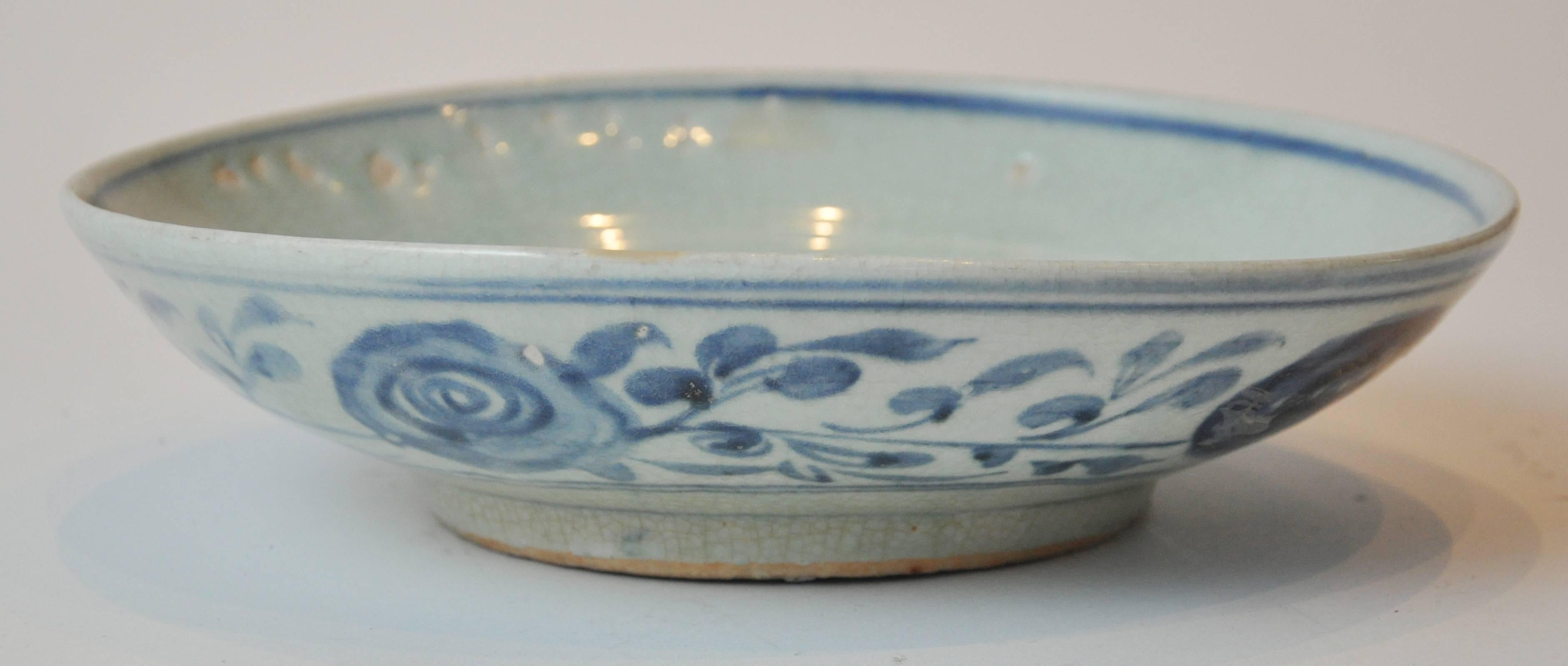 19th Century Collection of Blue and Bone Colored Chinese Porcelain  For Sale 3