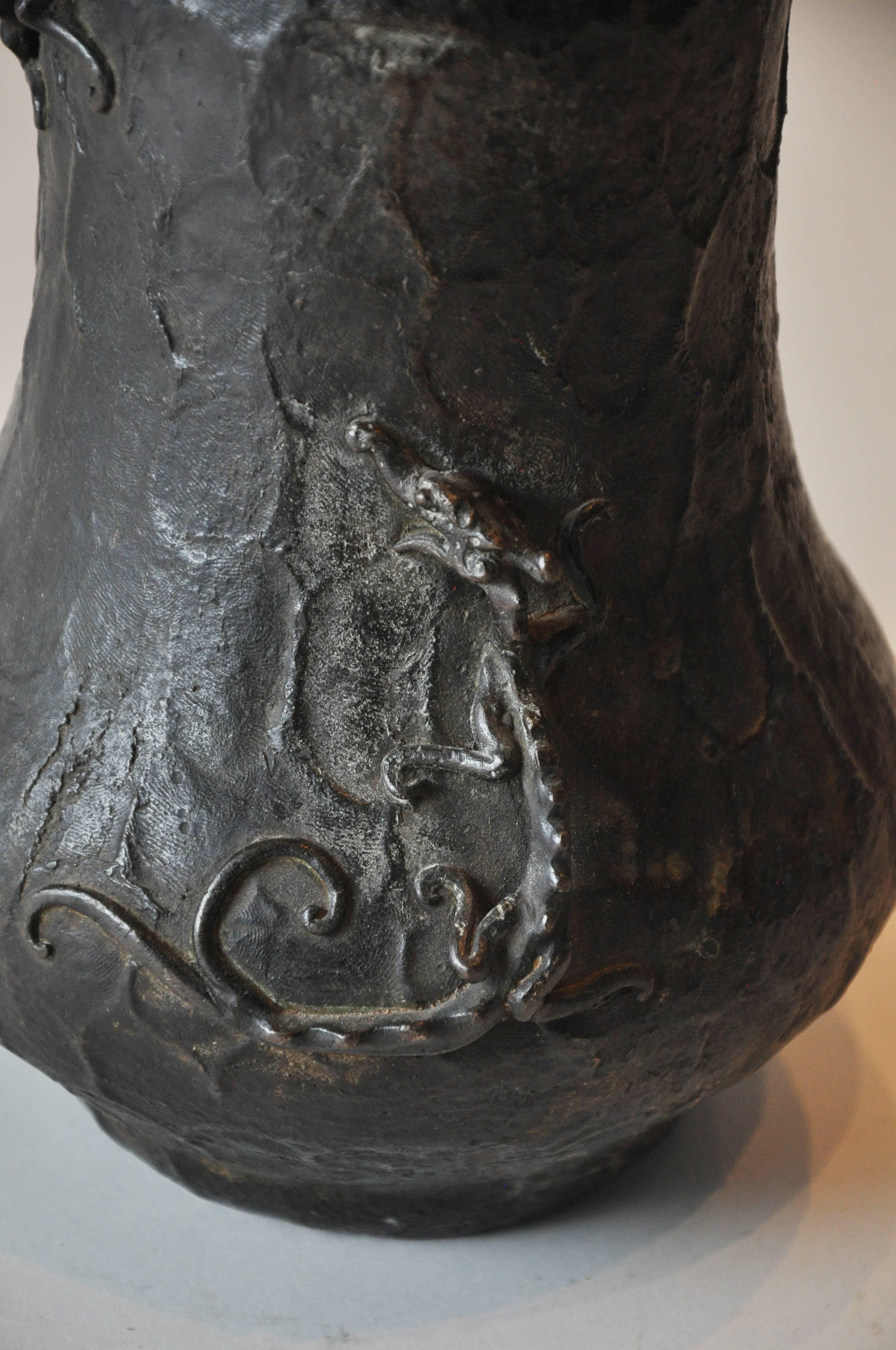 Late 18th Century German Bronze Vase with Scaling Dragons In Good Condition For Sale In Chicago, IL