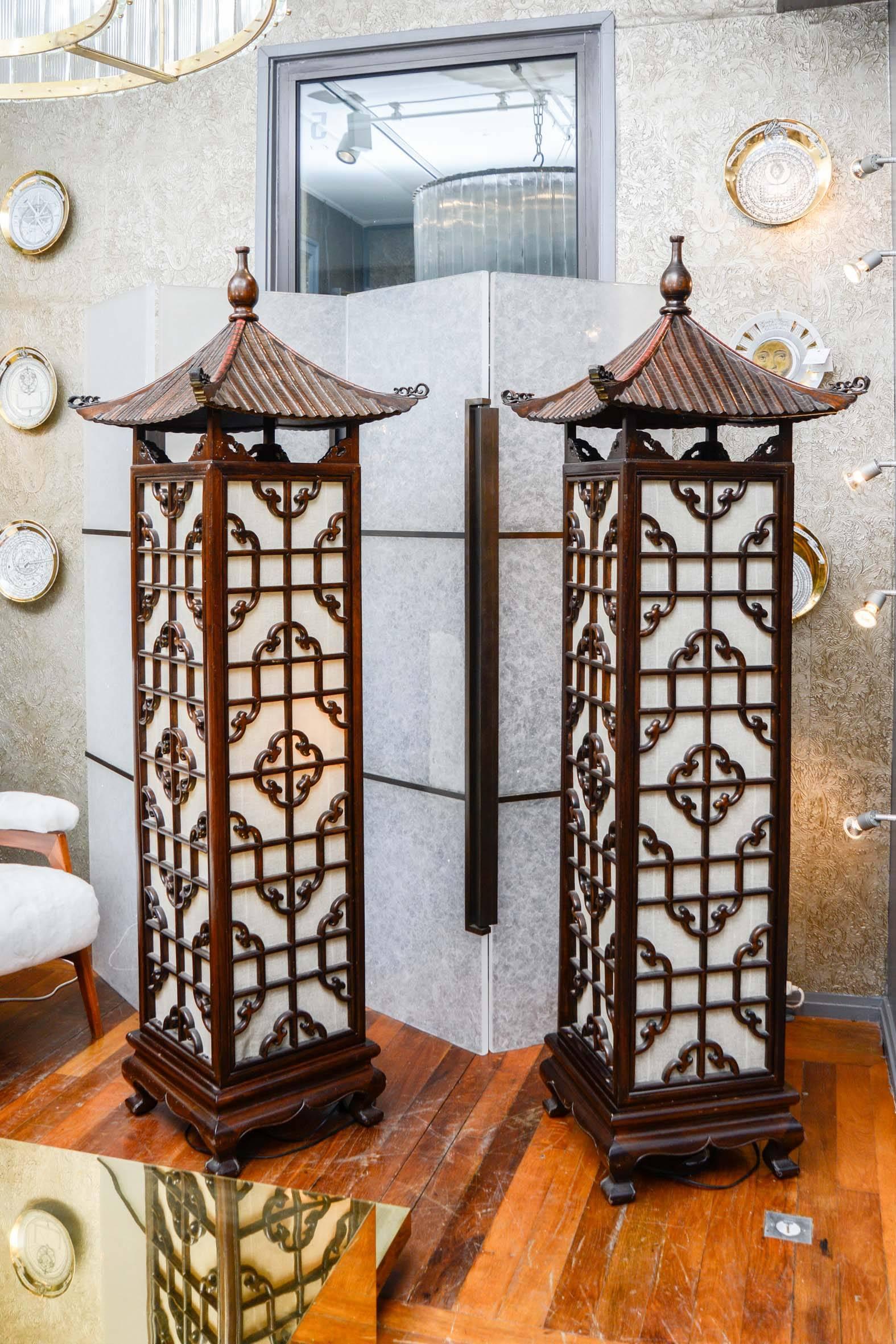 Mid-20th Century Pair of Chinese Style Floor Lamps