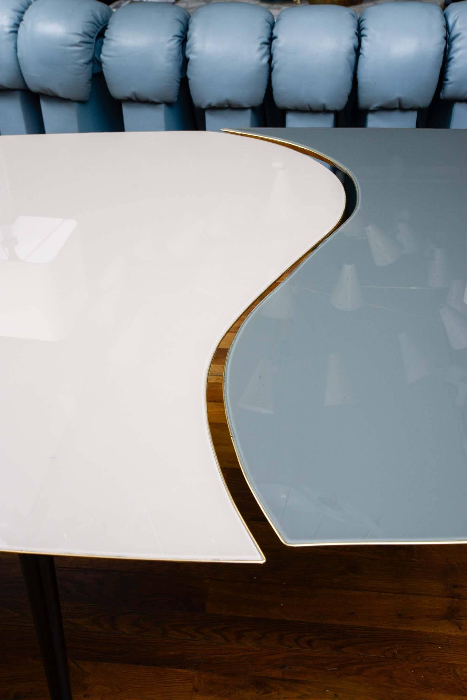 Contemporary Unique Top Mirror Table