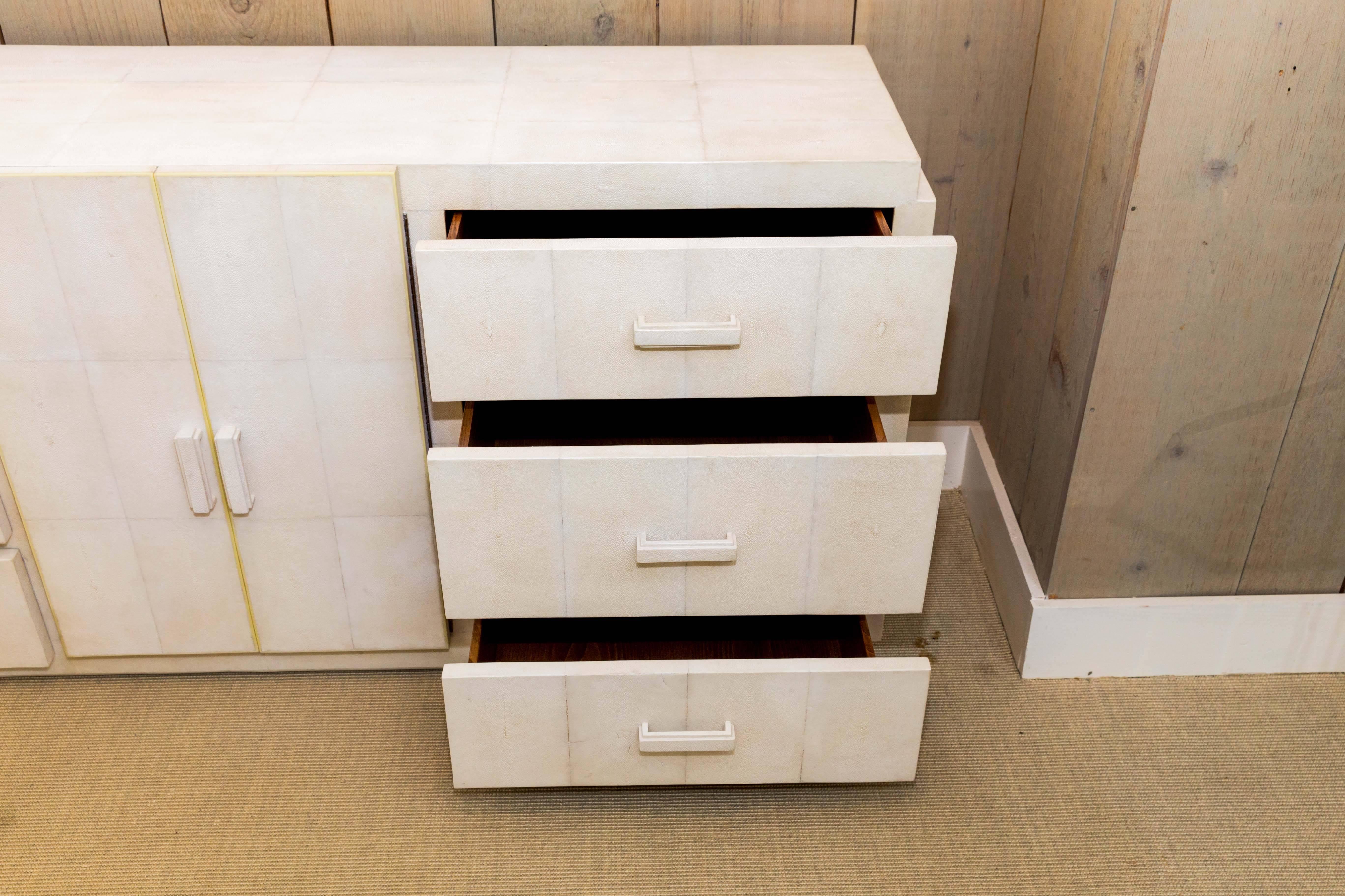 Beautiful White Shagreen Buffet with Six Drawers and Two Cabinet Doors In Excellent Condition For Sale In Water Mill, NY