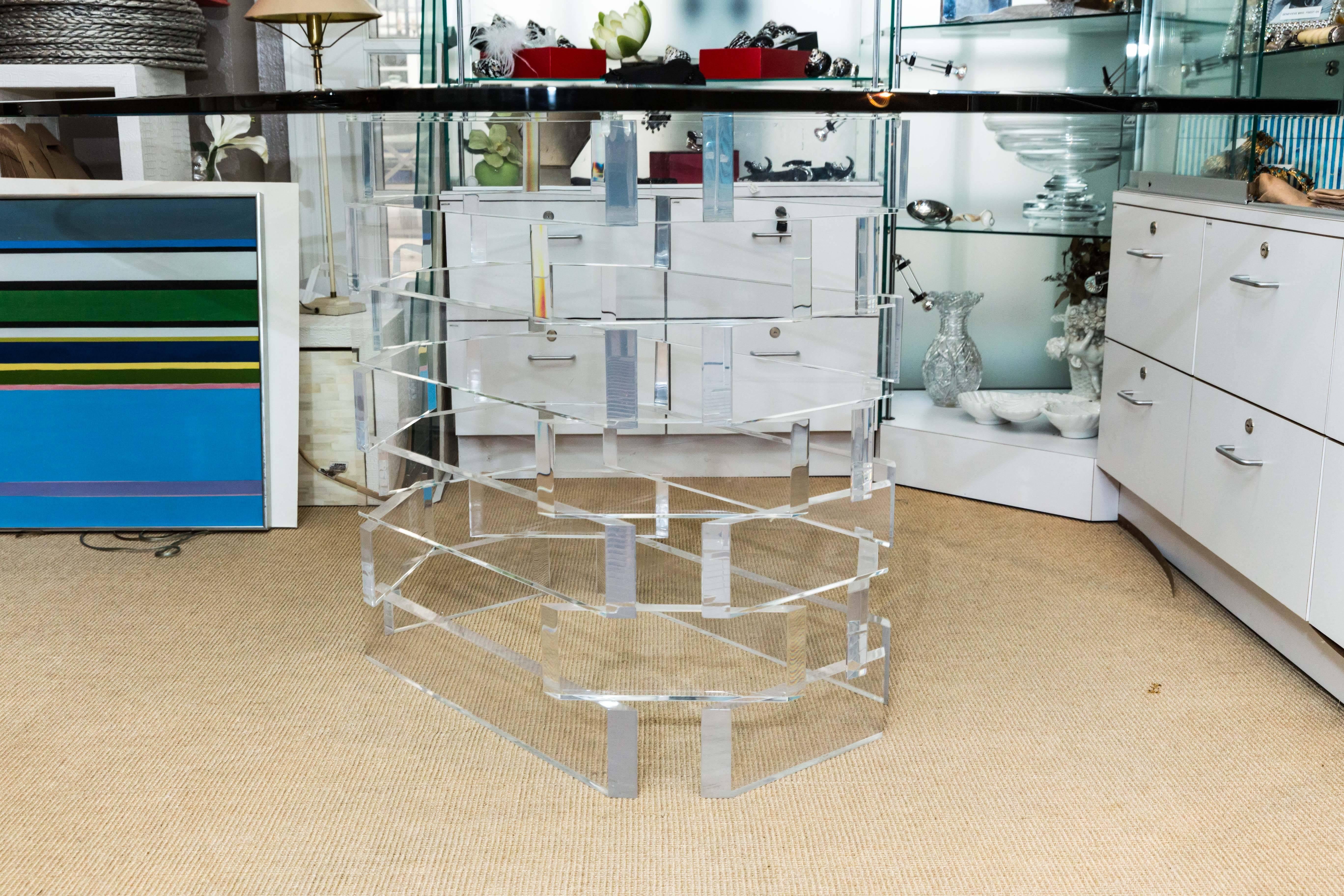 Mid-Century Lucite Dining Table with Beveled Glass Top In Excellent Condition For Sale In Water Mill, NY