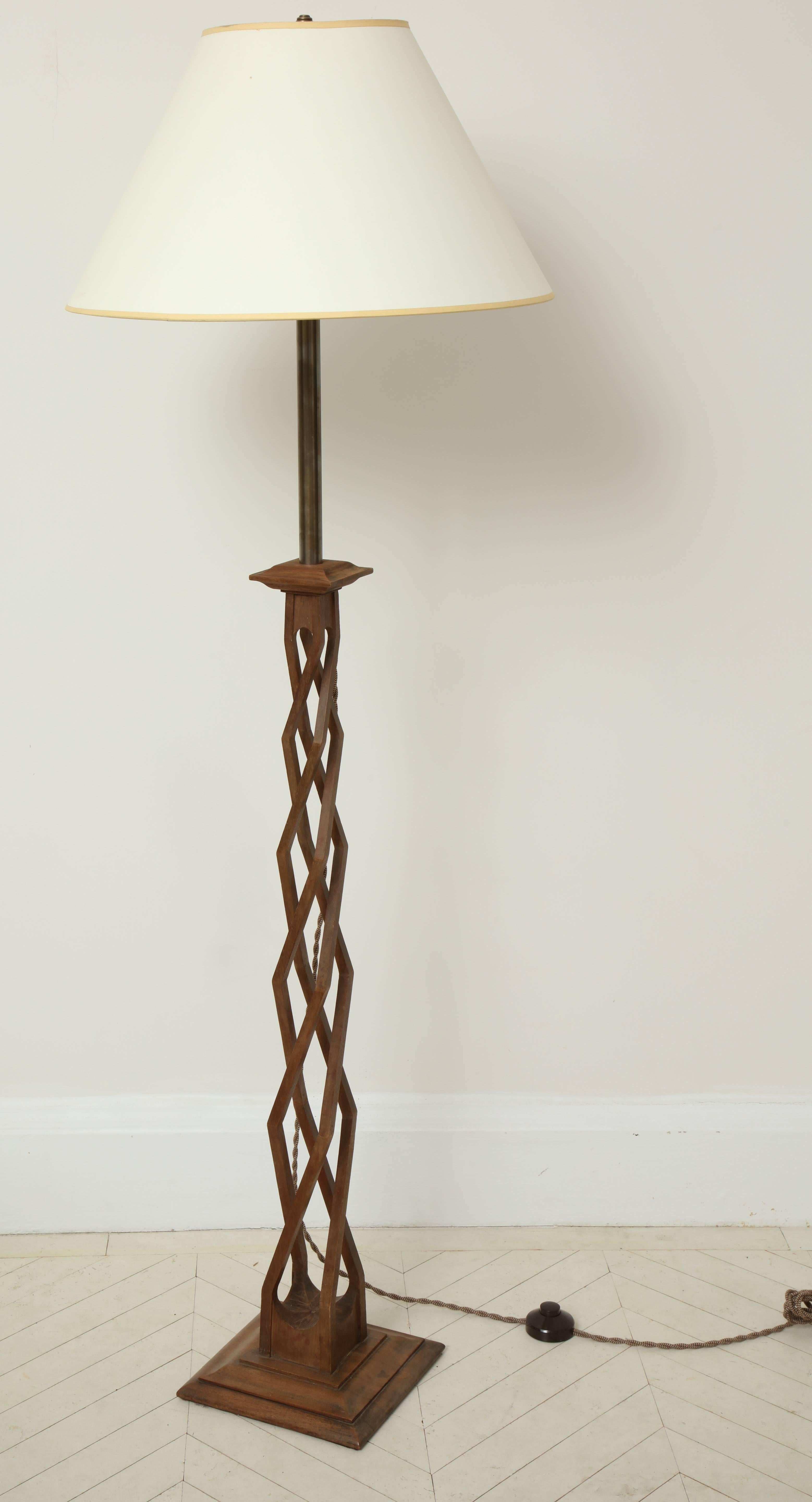 Arts & Crafts Carved Walnut Helix Base Standing Lamp In Excellent Condition In New York, NY