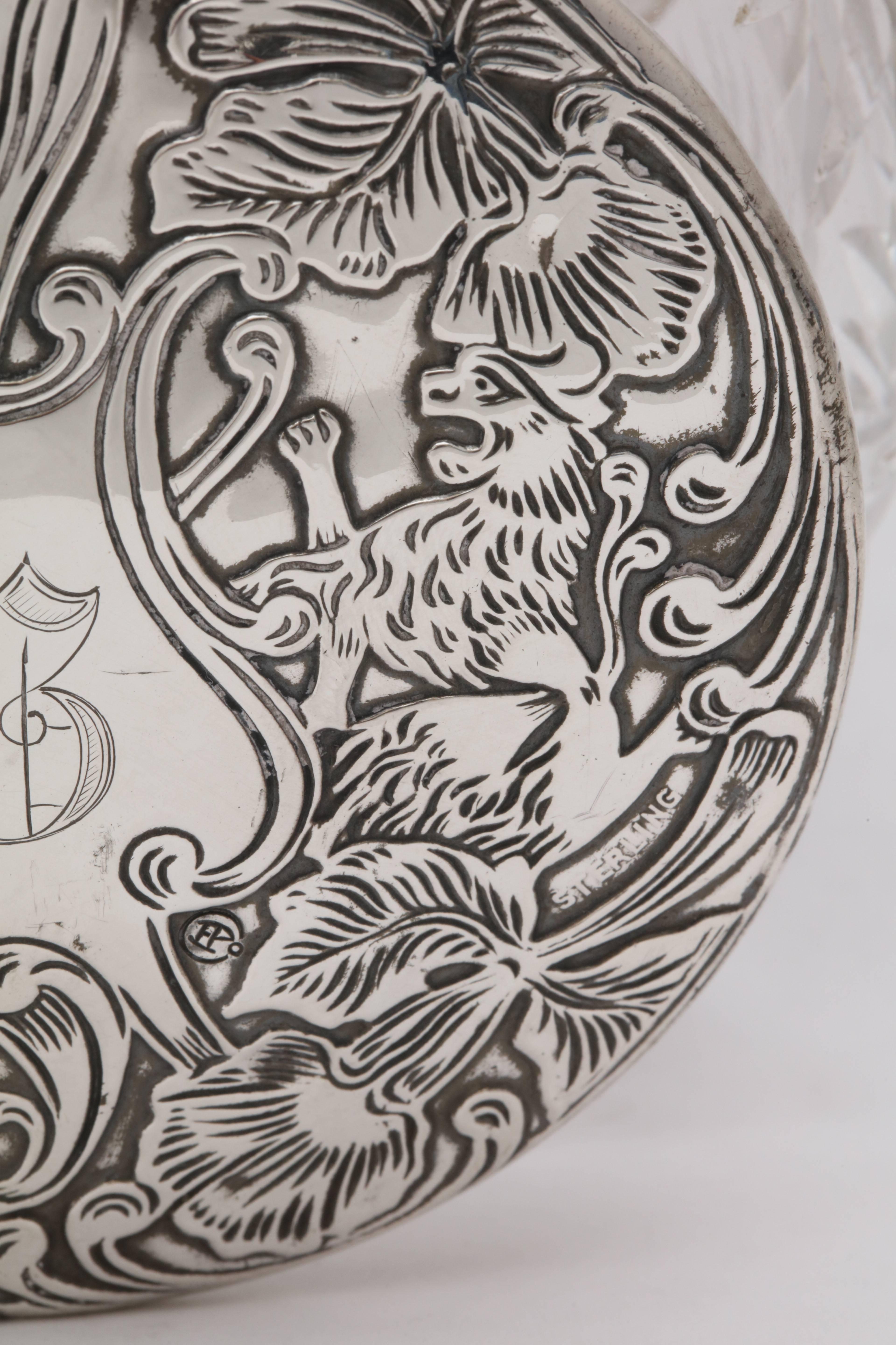 Exceptionnelle jarre à poudre Art Nouveau en argent sterling avec couvercle à motif de lion en vente 2