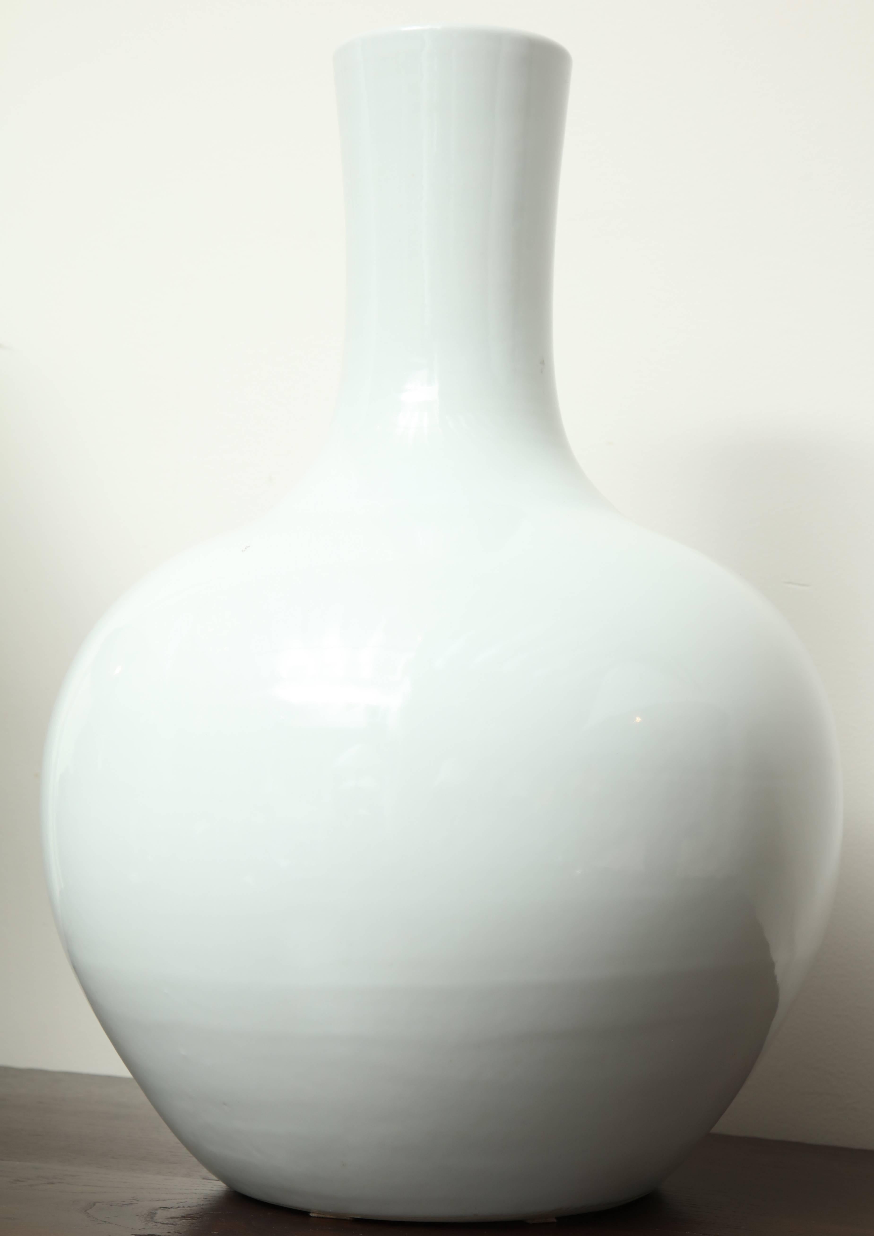 Contemporary White Ceramic Vase 1