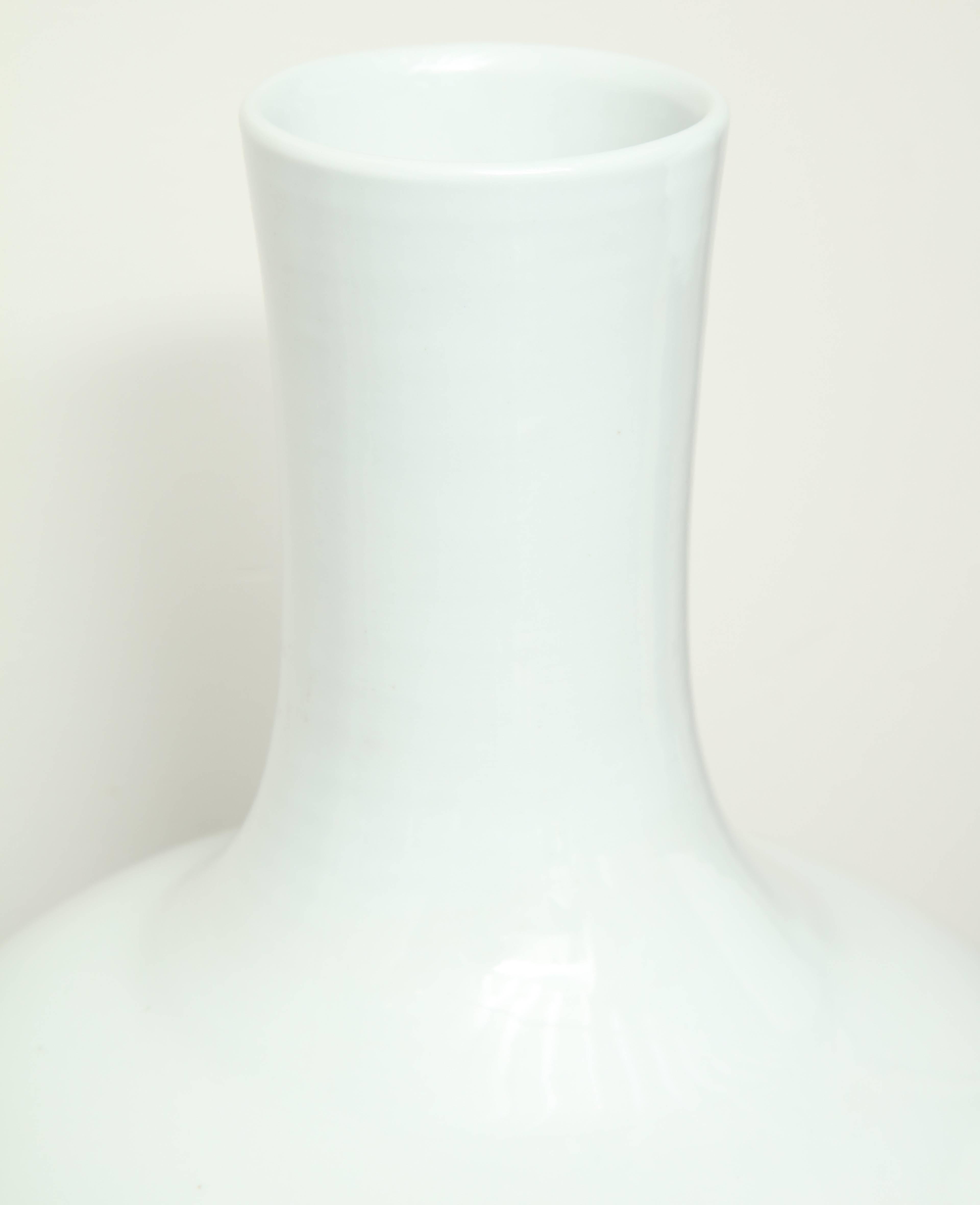 Contemporary White Ceramic Vase 3