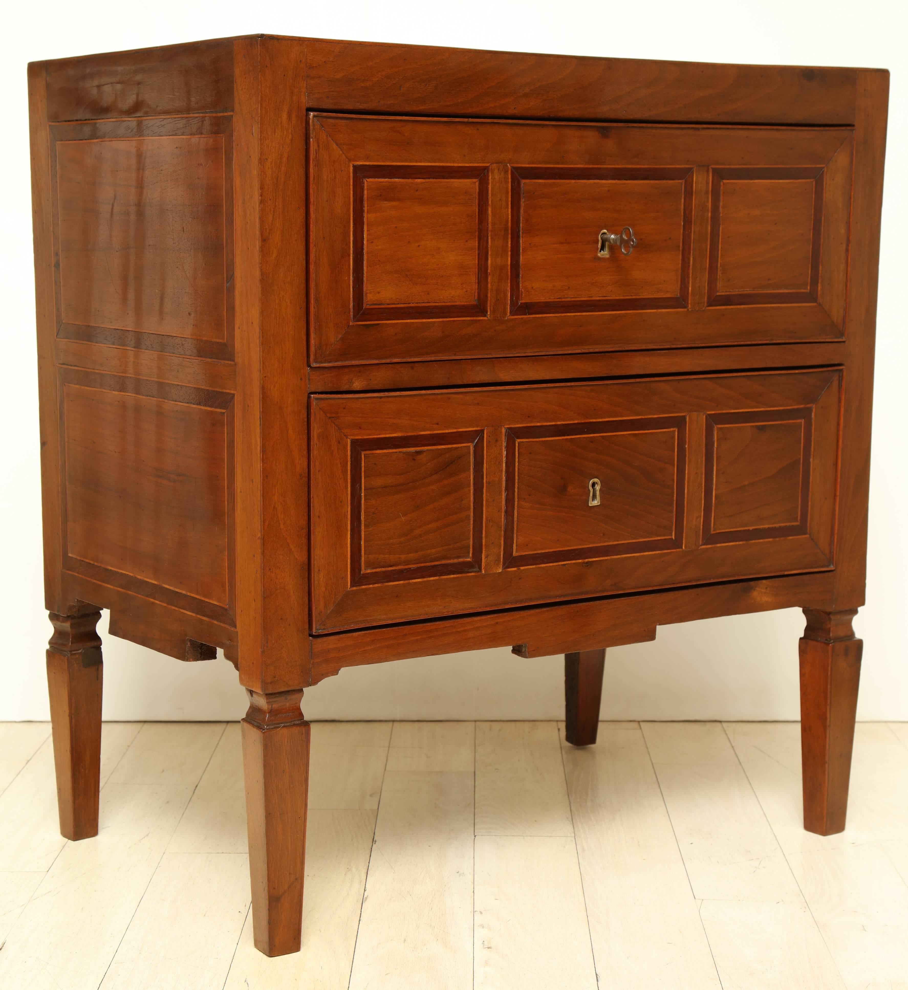 Early 19th Century Italian Two-Drawer Walnut Inlaid Commode 3