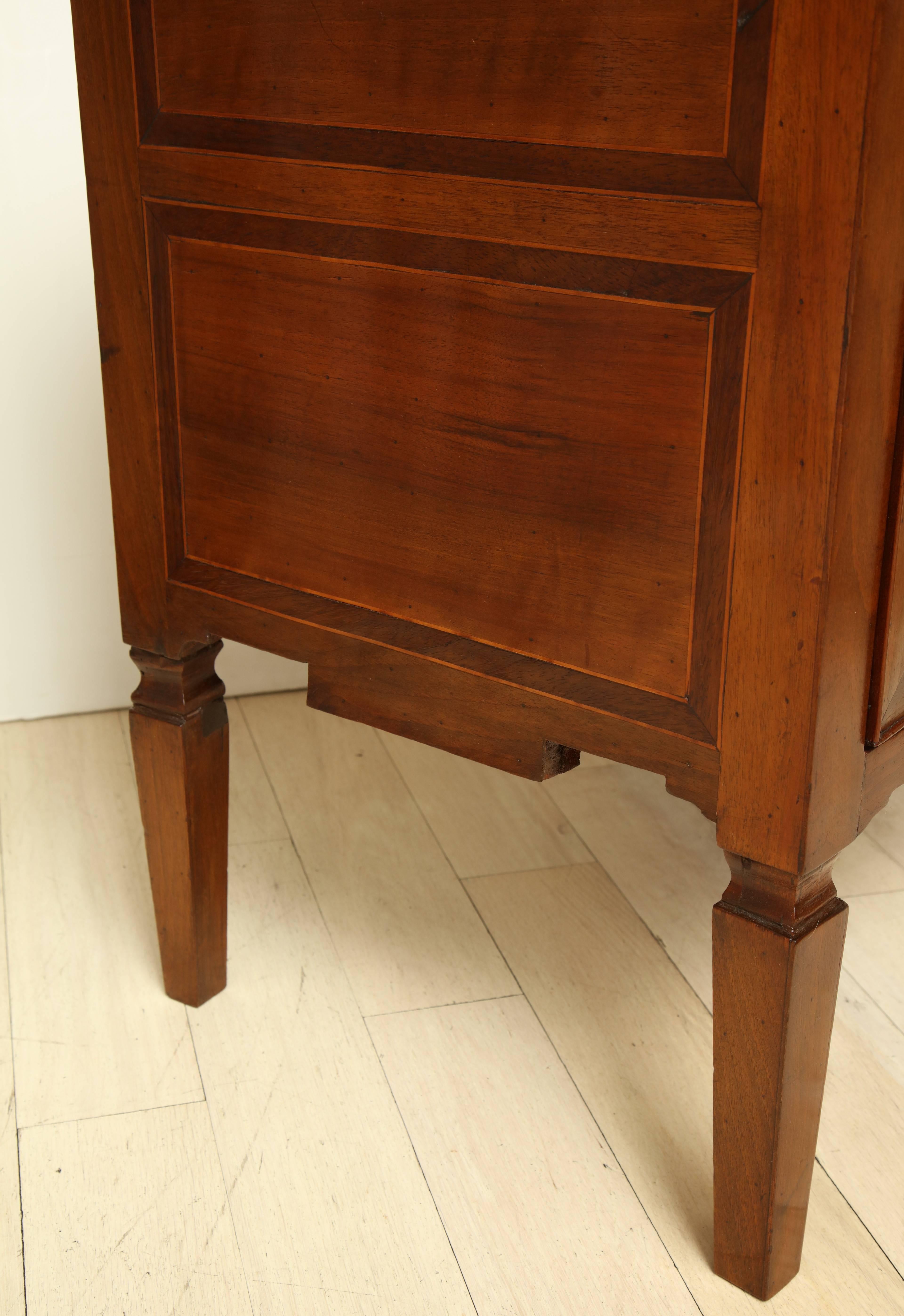 Early 19th Century Italian Two-Drawer Walnut Inlaid Commode 4