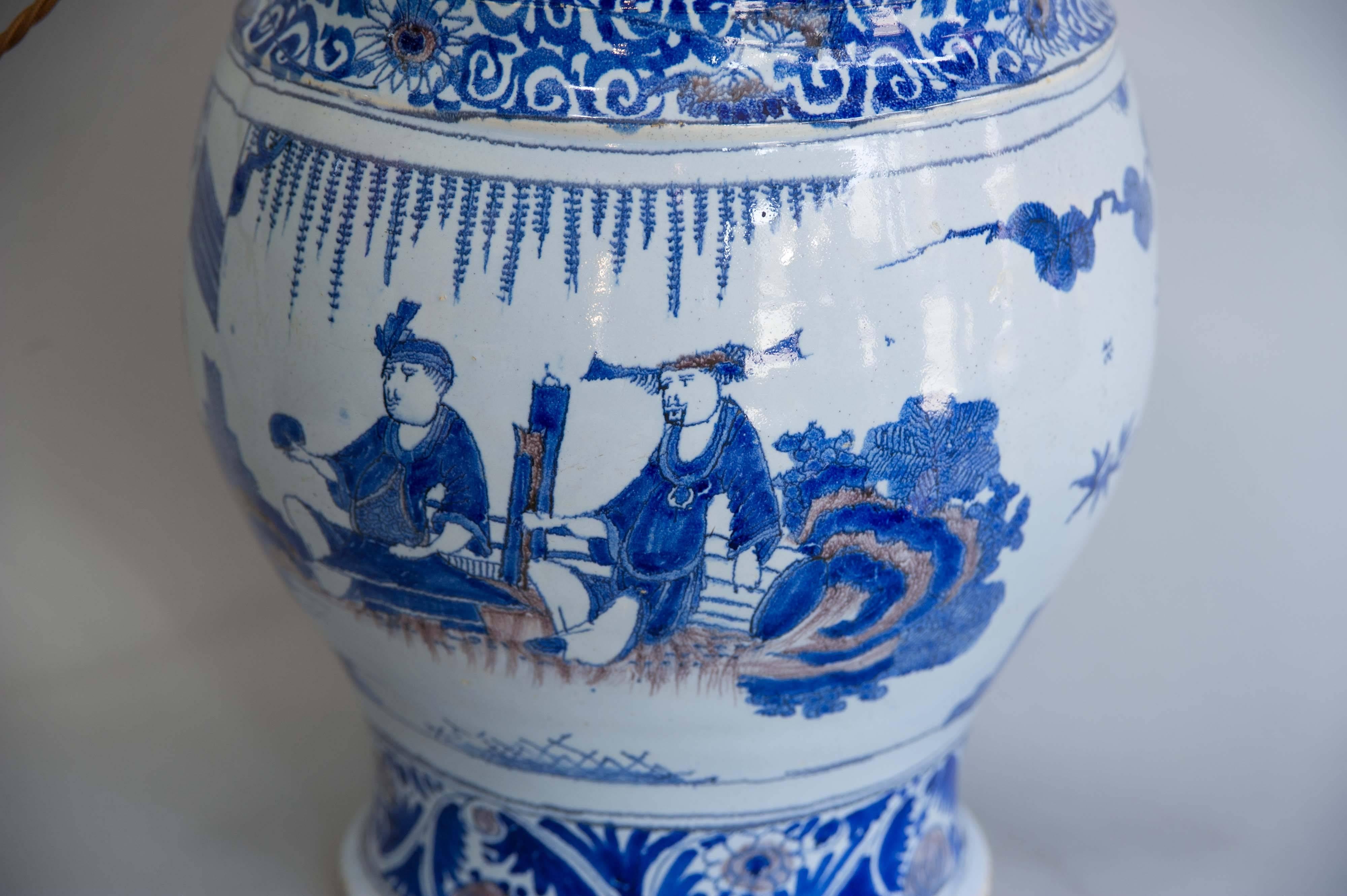 17th Century Lamped Delft Blue & White Vase with Manganese Highlights In Excellent Condition In London, GB