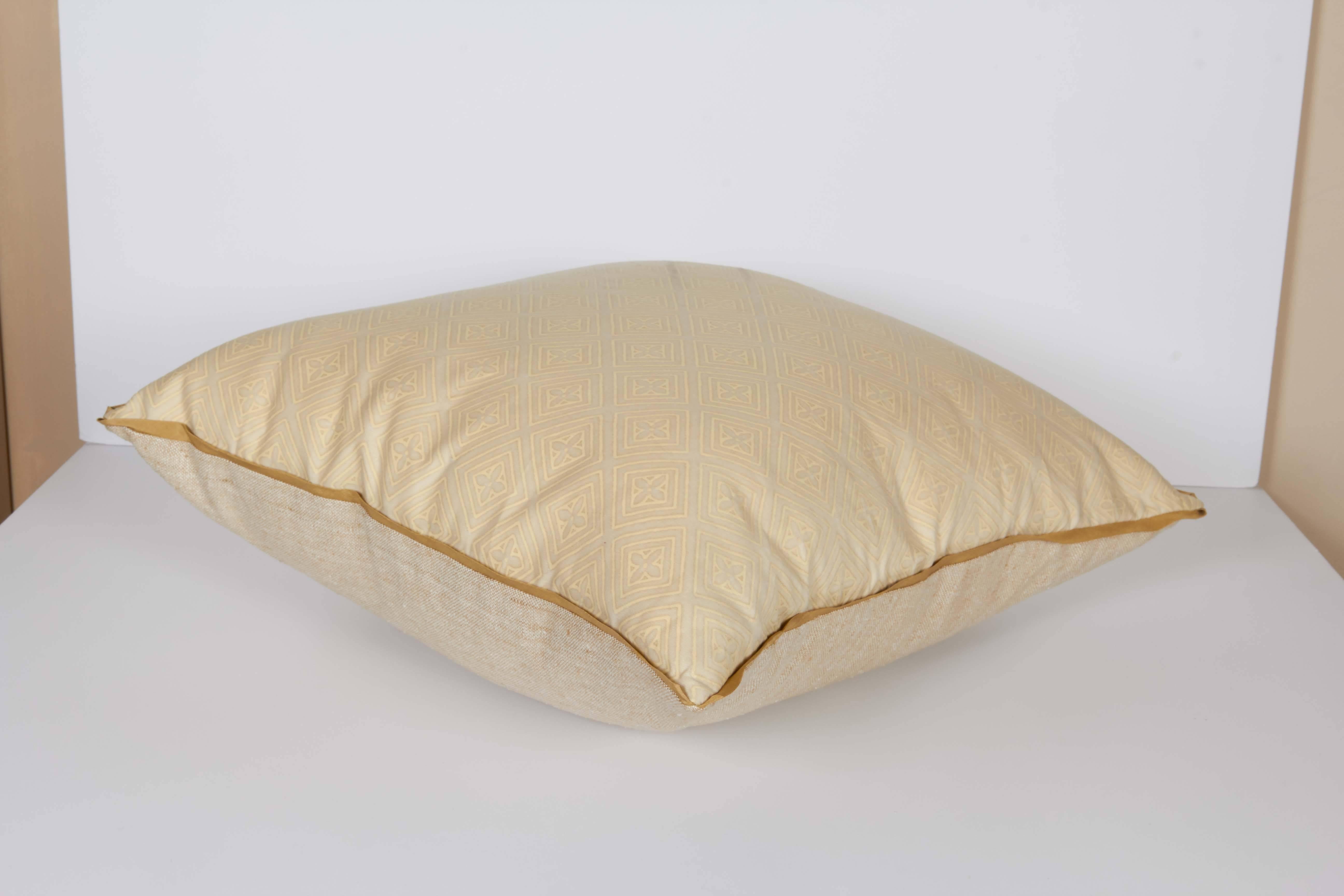 XXIe siècle et contemporain Paire de coussins en tissu Fortuny à motif de jupon en vente