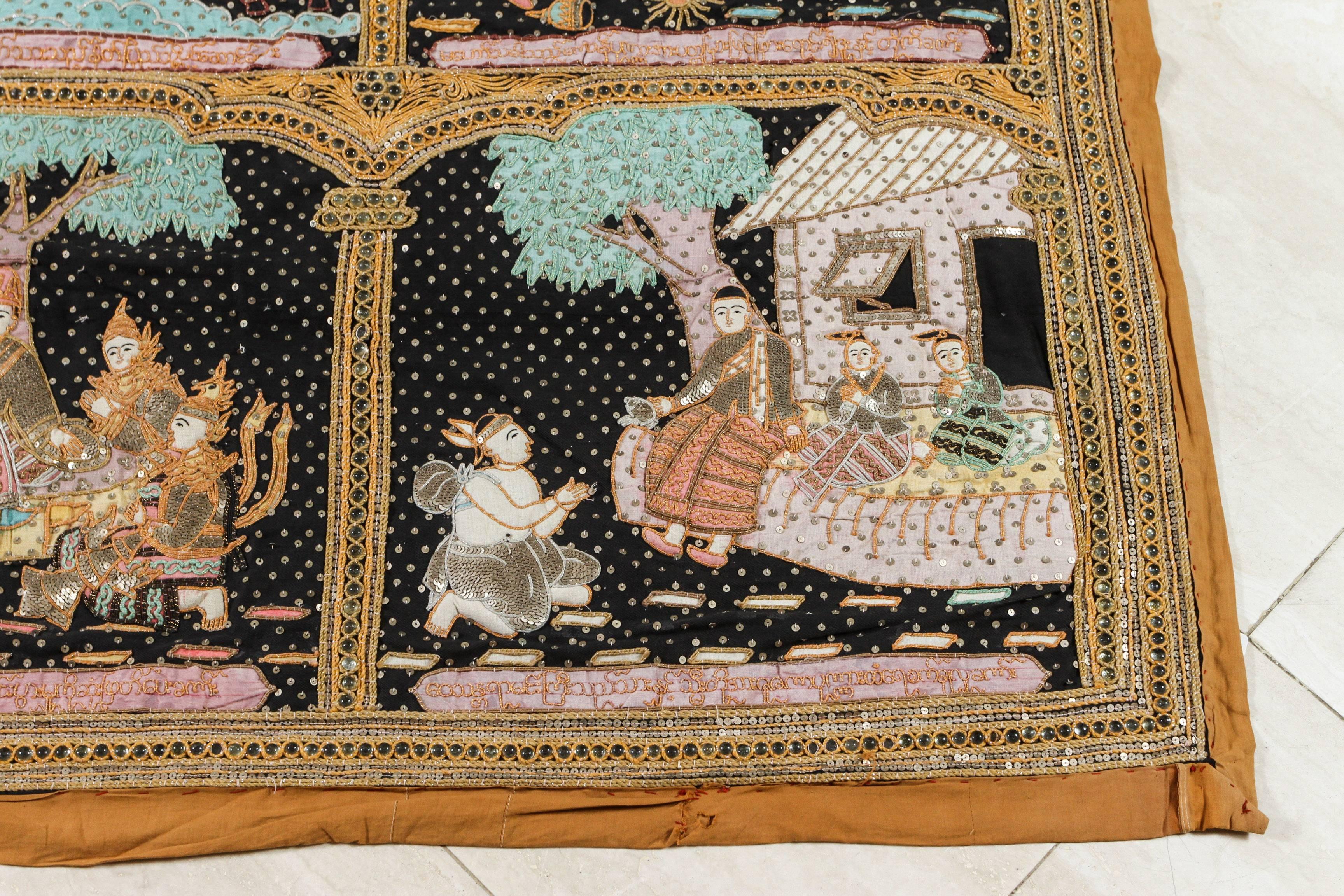 Fait main Grande tapisserie asiatique vintage birmane Kalaga brodée de perles en vente