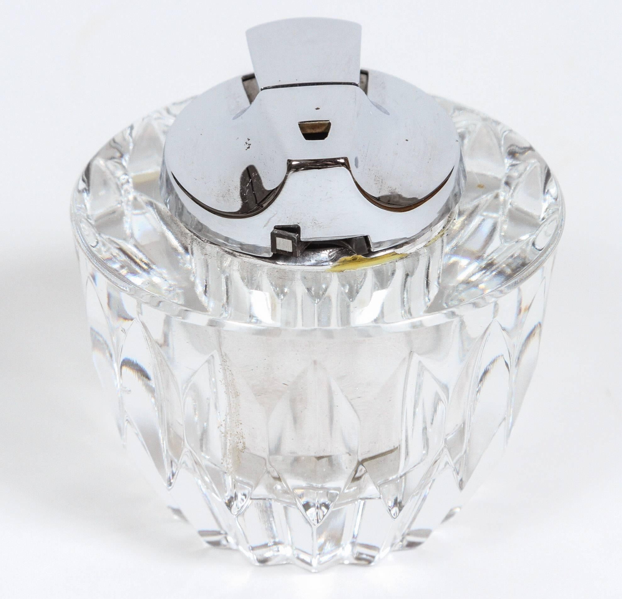 Ronson cut clear crystal table lighter.
Made in France. 
Makers mark underneath.
Great gift for him, Father's Day.
