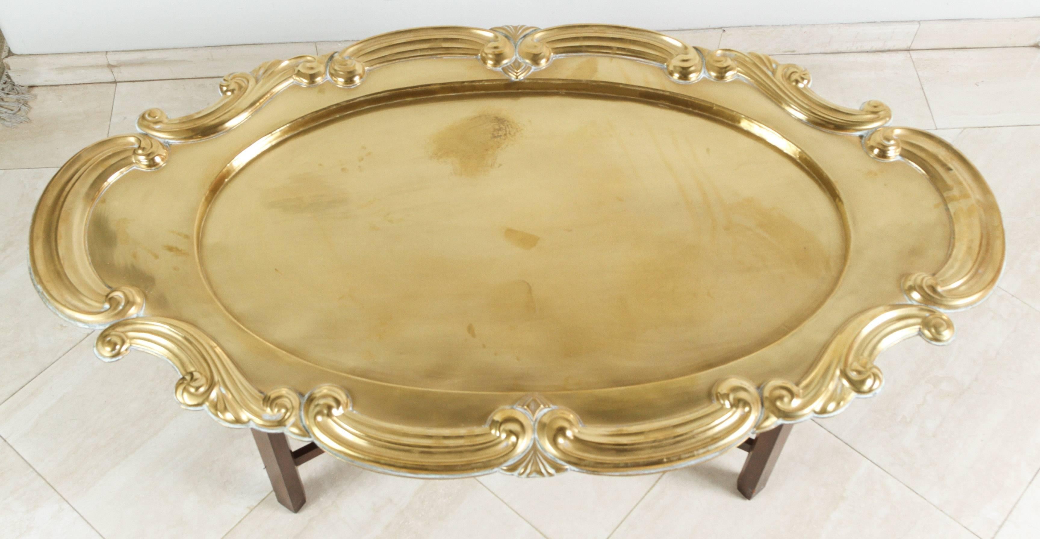 Polished Hollywood Regency Vintage Oval Brass Tray Moorish Table For Sale