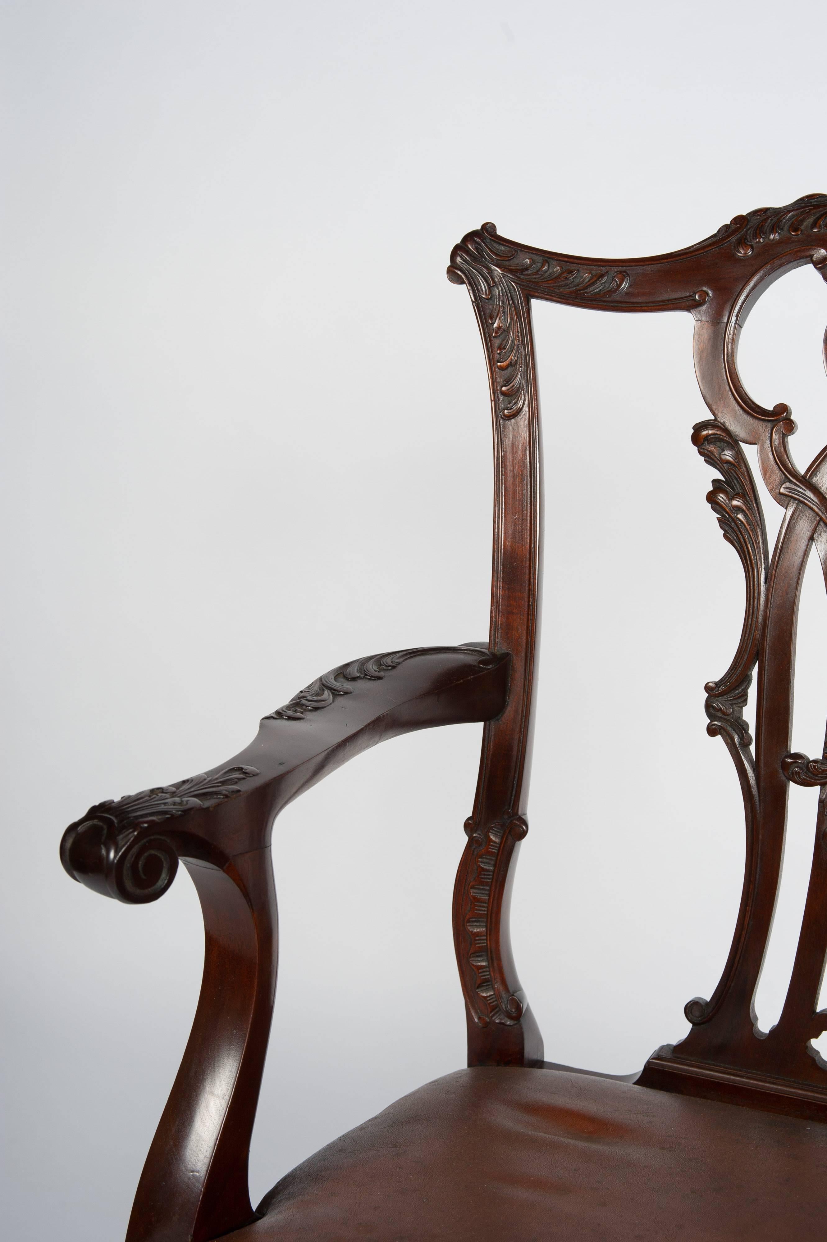 Eight Chippendale Style Dining Chairs, 19th Century In Good Condition In Brighton, Sussex