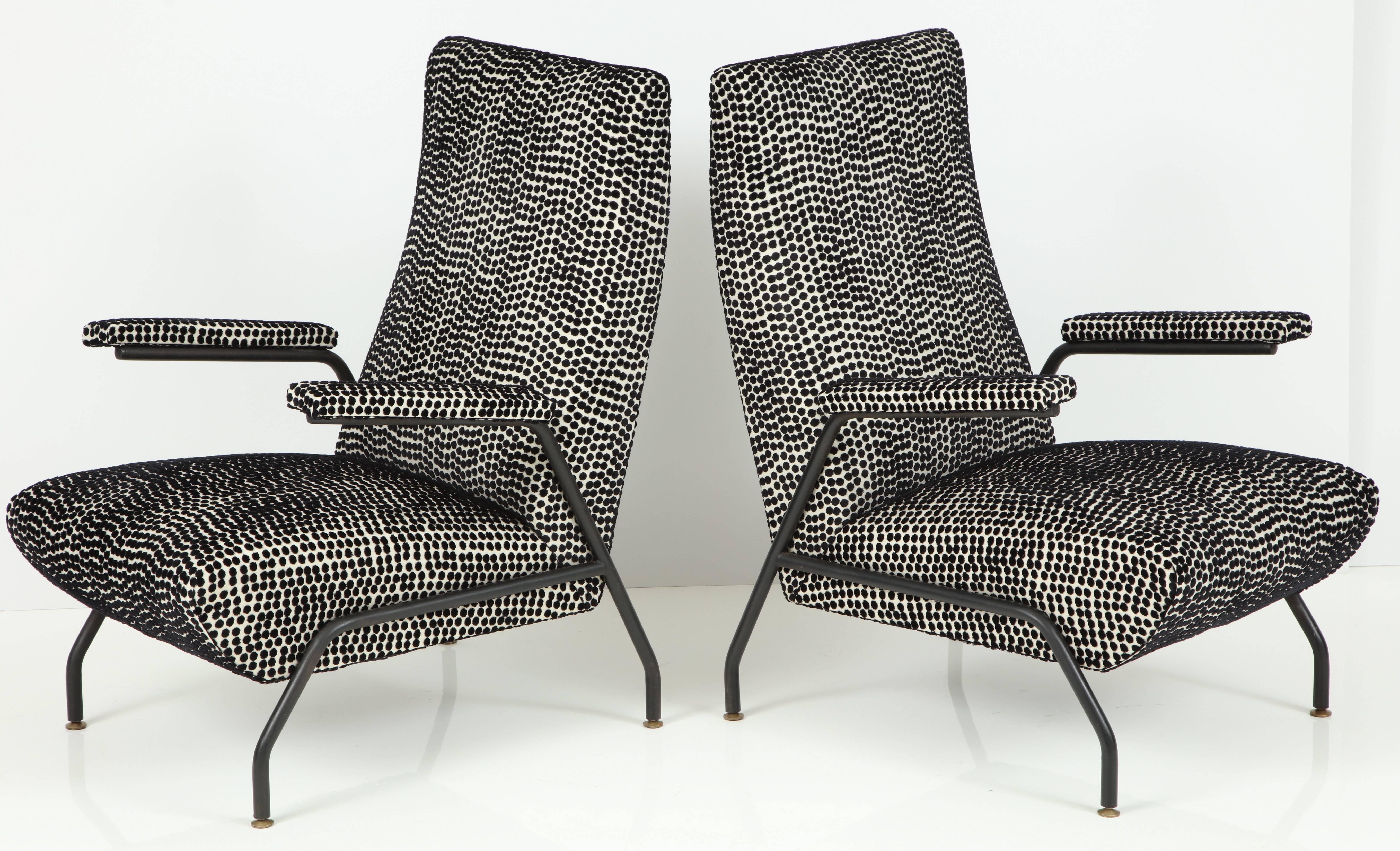Mid-Century Modern Pair of Mid-Century Lounge Chairs with Black Enameled Steel Frame, Italy, 1960s