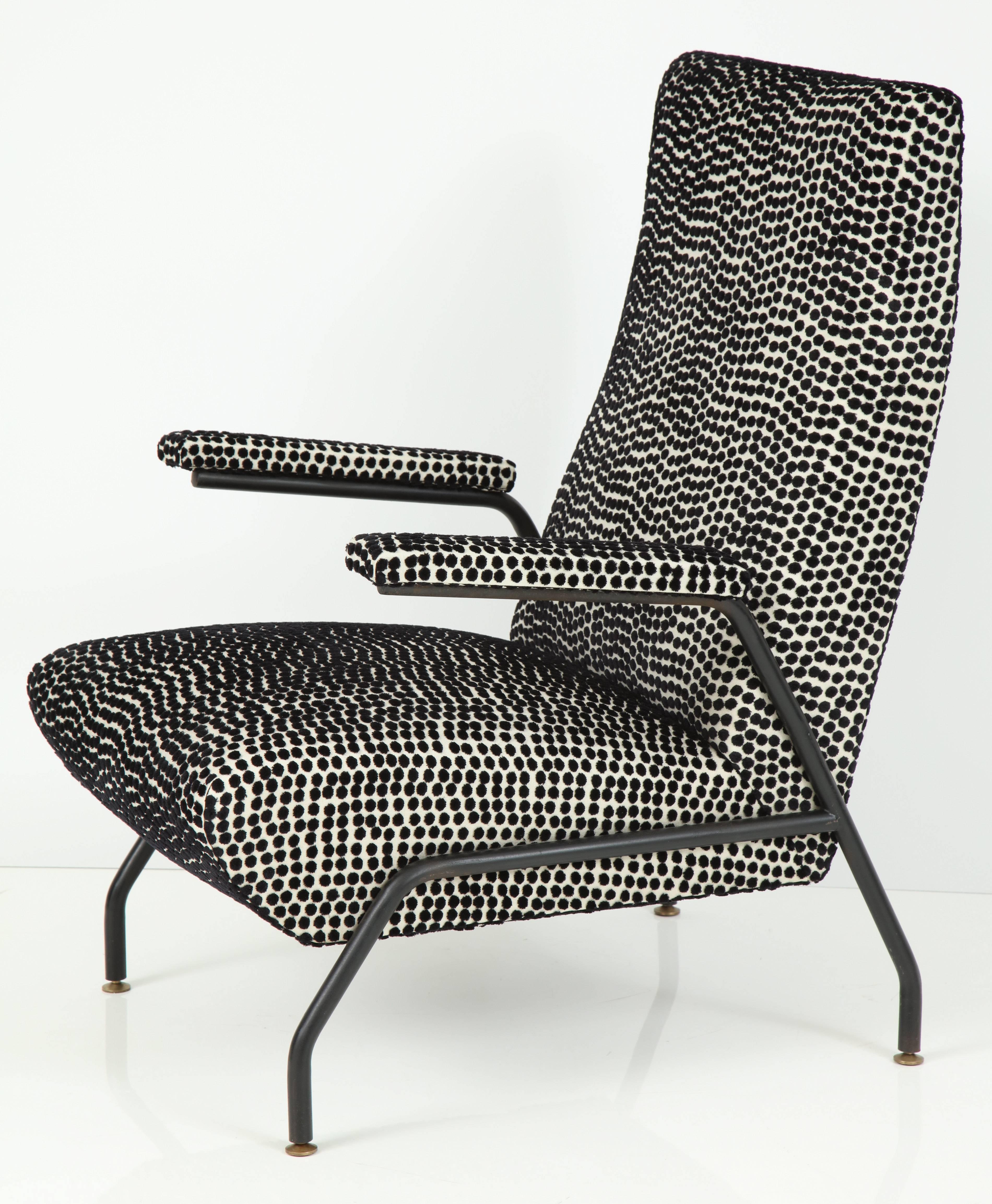 Pair of Mid-Century Lounge Chairs with Black Enameled Steel Frame, Italy, 1960s In Good Condition In New York, NY