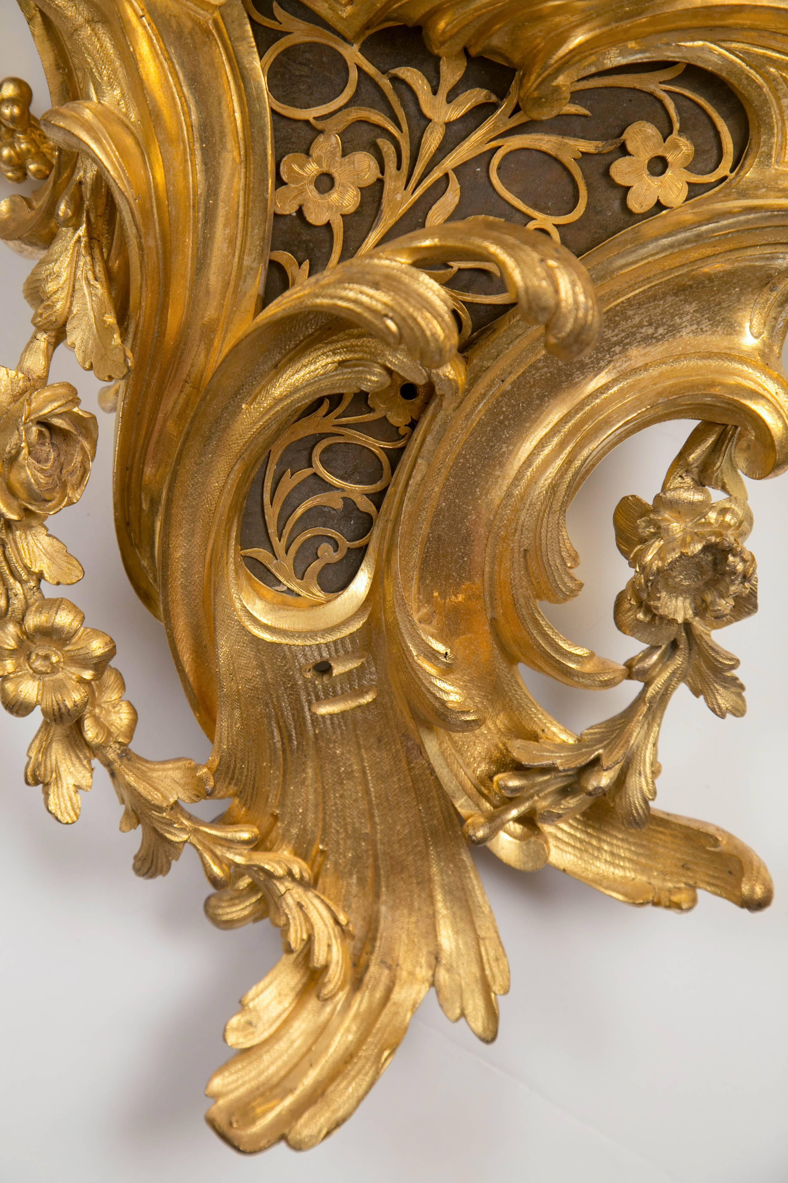 Mid-19th Century Gilt Bronze French Cartel For Sale 1