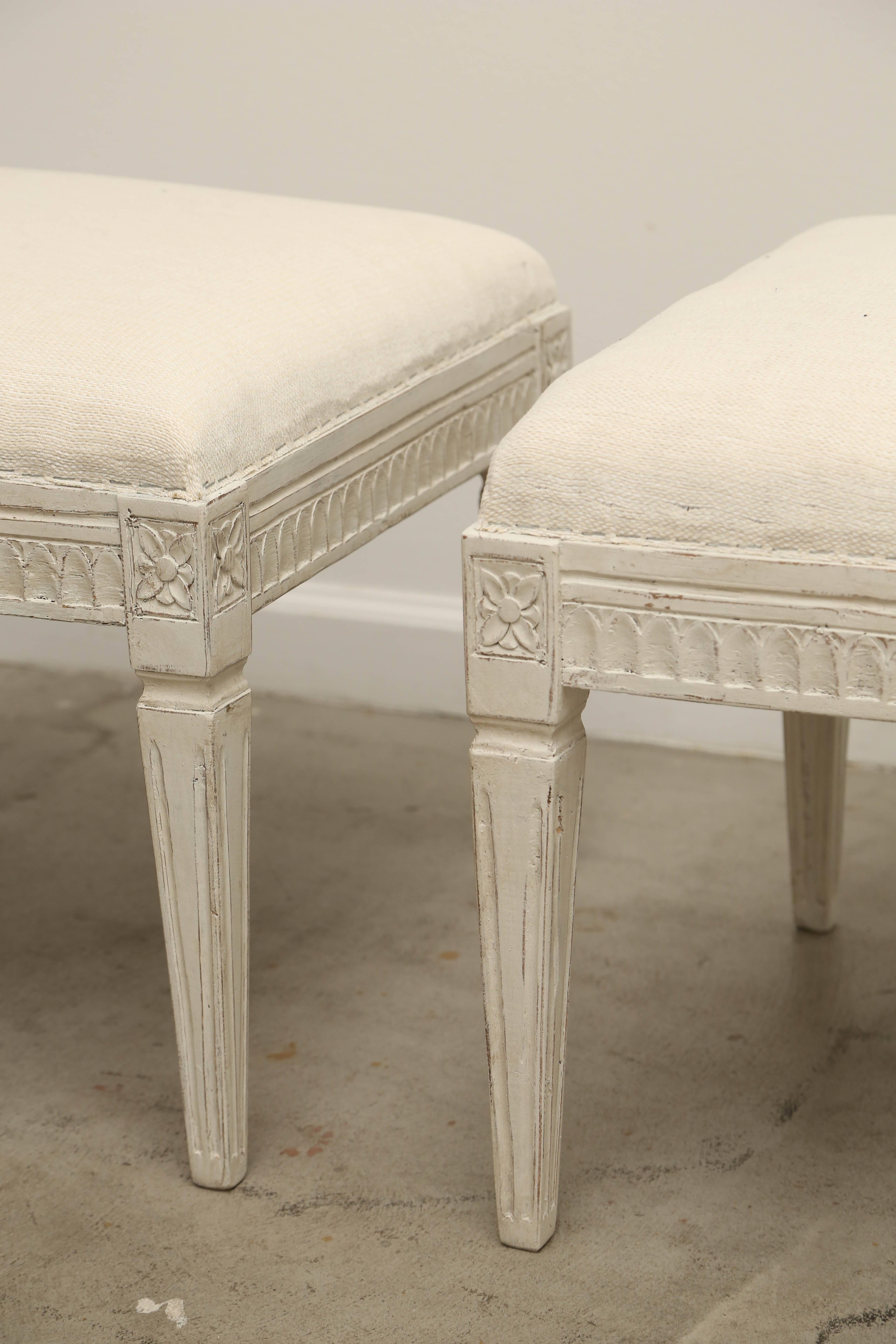 Pair of Antique Swedish Gustavian Style Painted Benches, Late 19th Century In Good Condition In West Palm Beach, FL