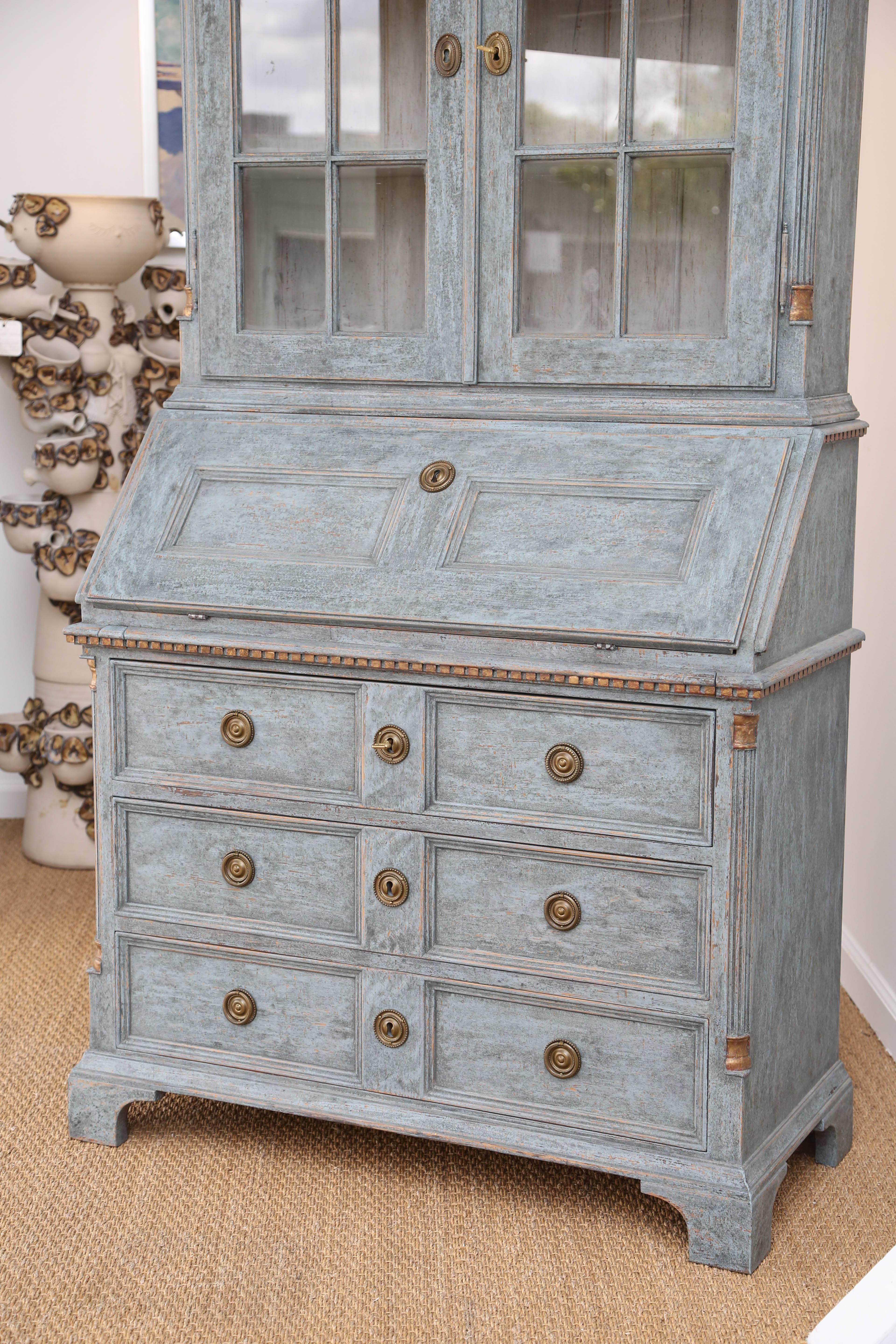 Antique Swedish Gustavian Style Painted Secretary-Bookcase, Mid-19th Century In Good Condition In West Palm Beach, FL