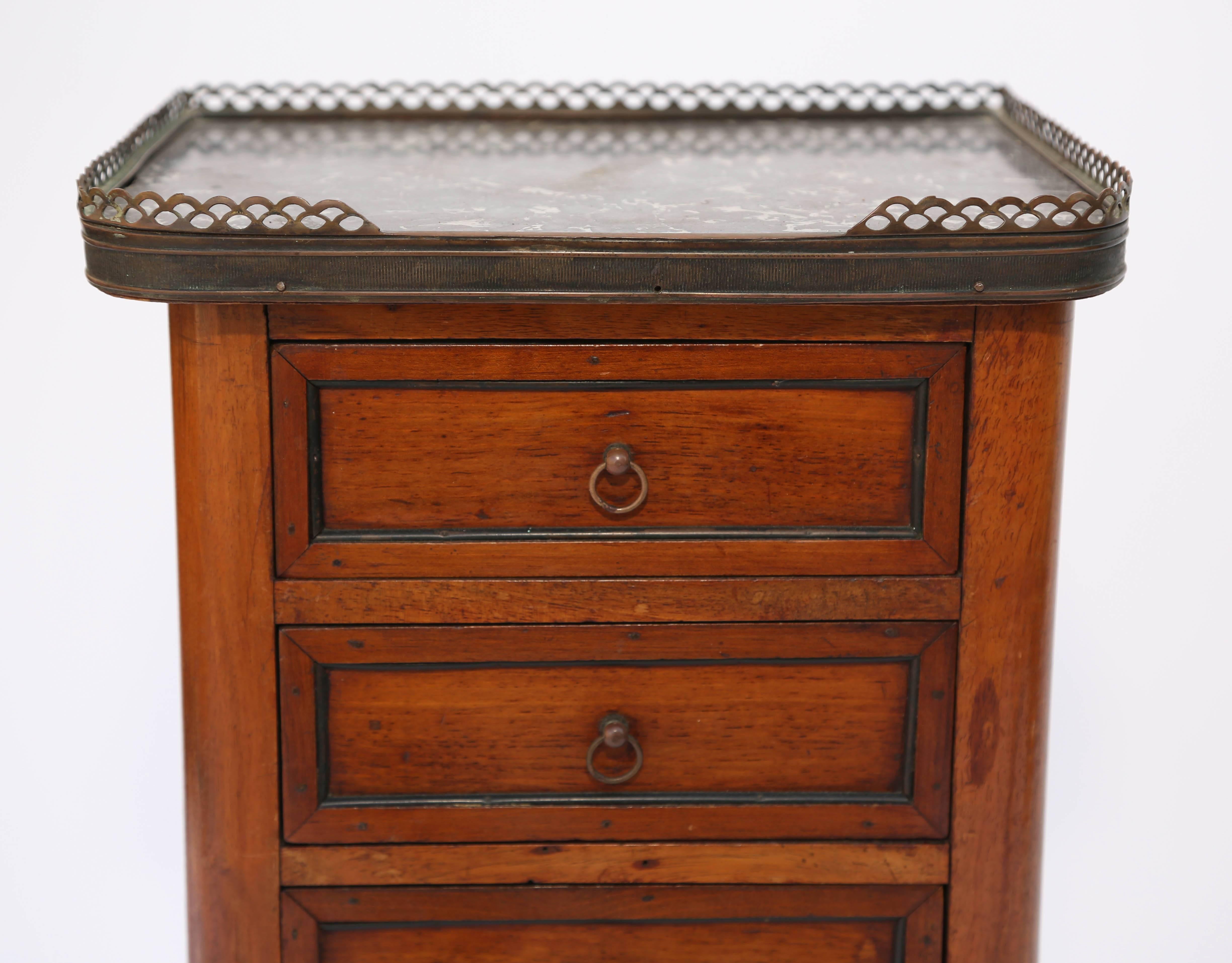 Petite French Four-Drawer Semainier Chest, 19th Century In Good Condition In West Palm Beach, FL