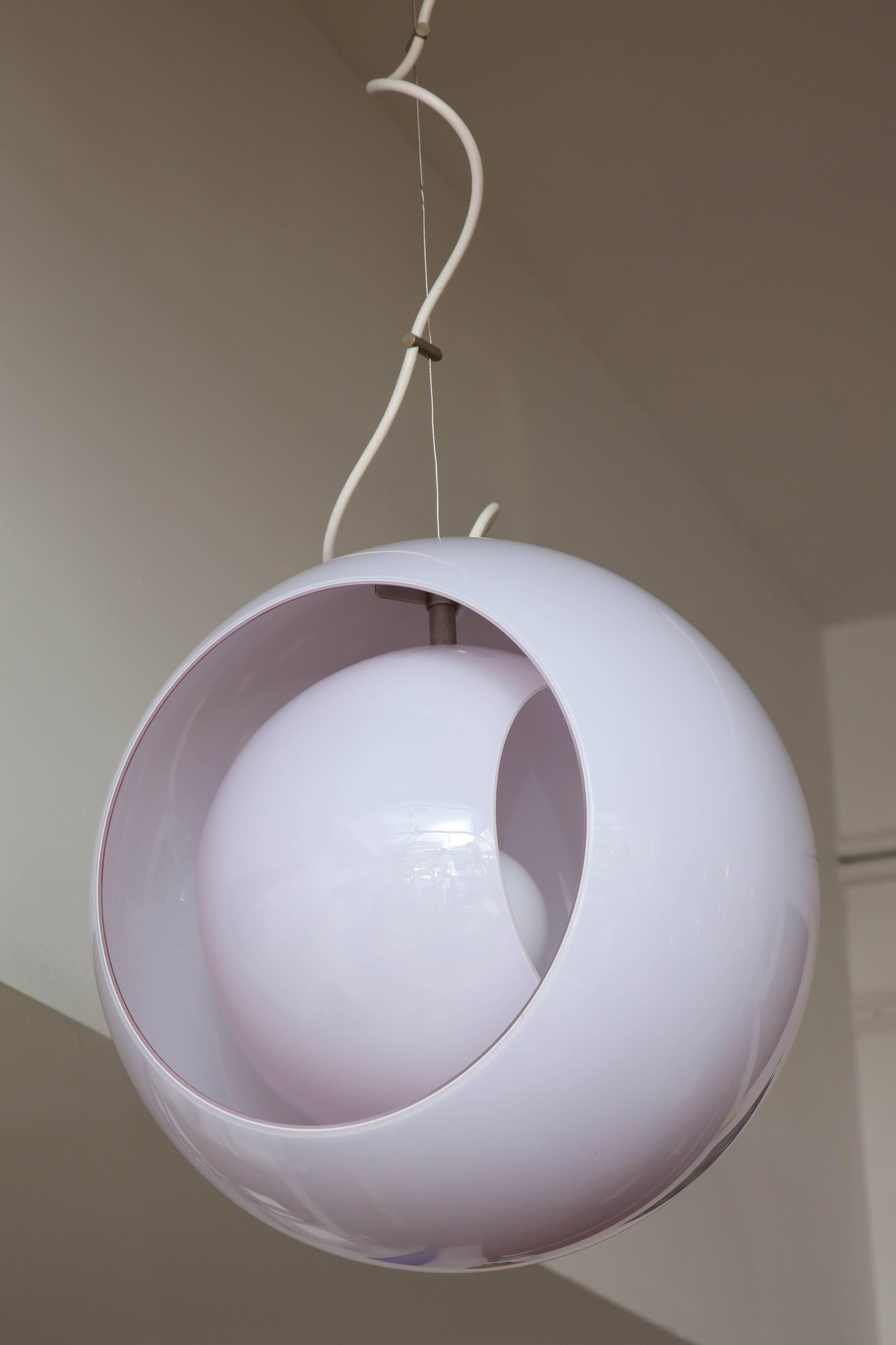 Vistosi pendent light italian designed by Gino Vistosi In Excellent Condition For Sale In New York, NY