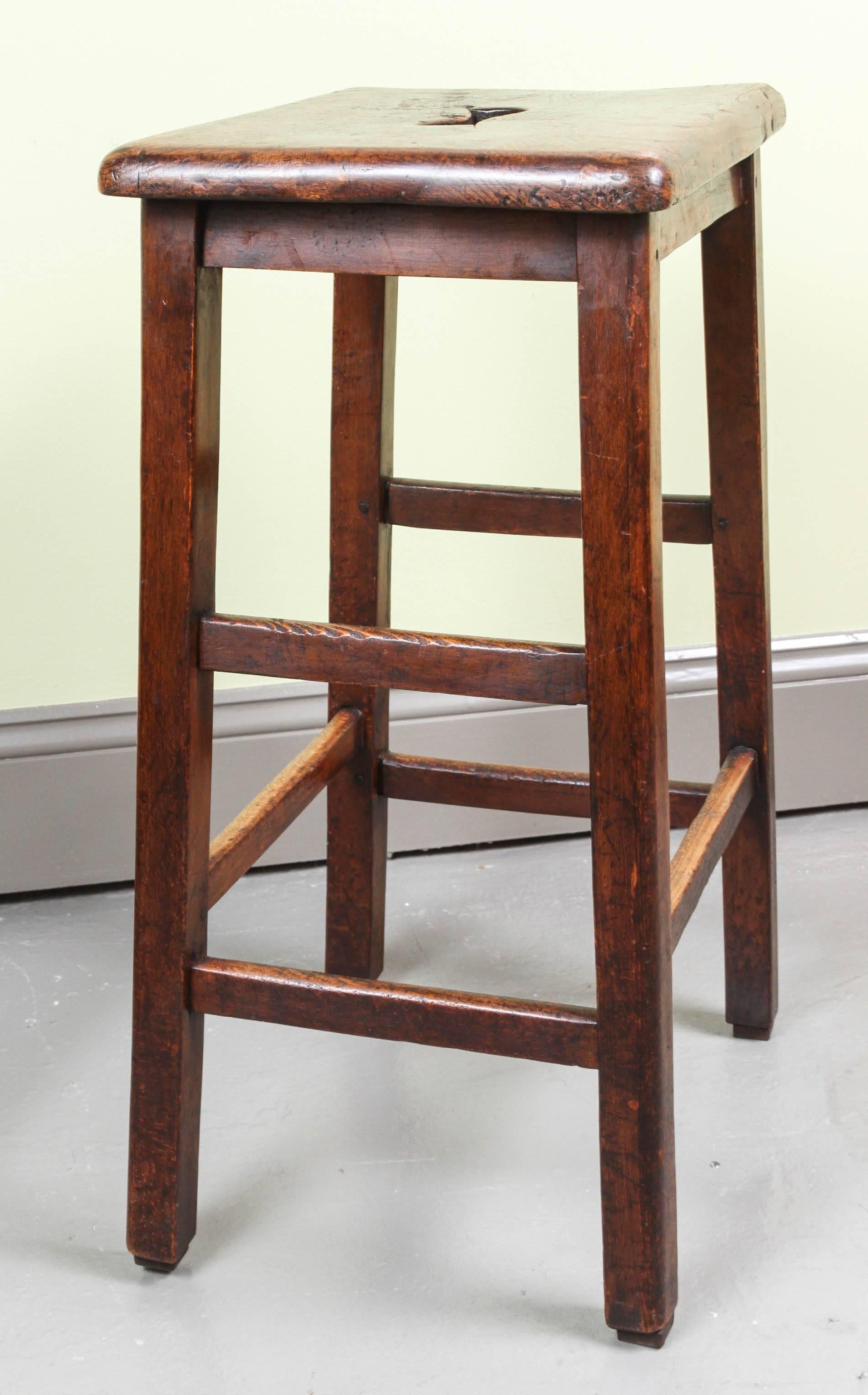 19th Century English Oak and Elm Stool In Good Condition In Los Angeles, CA