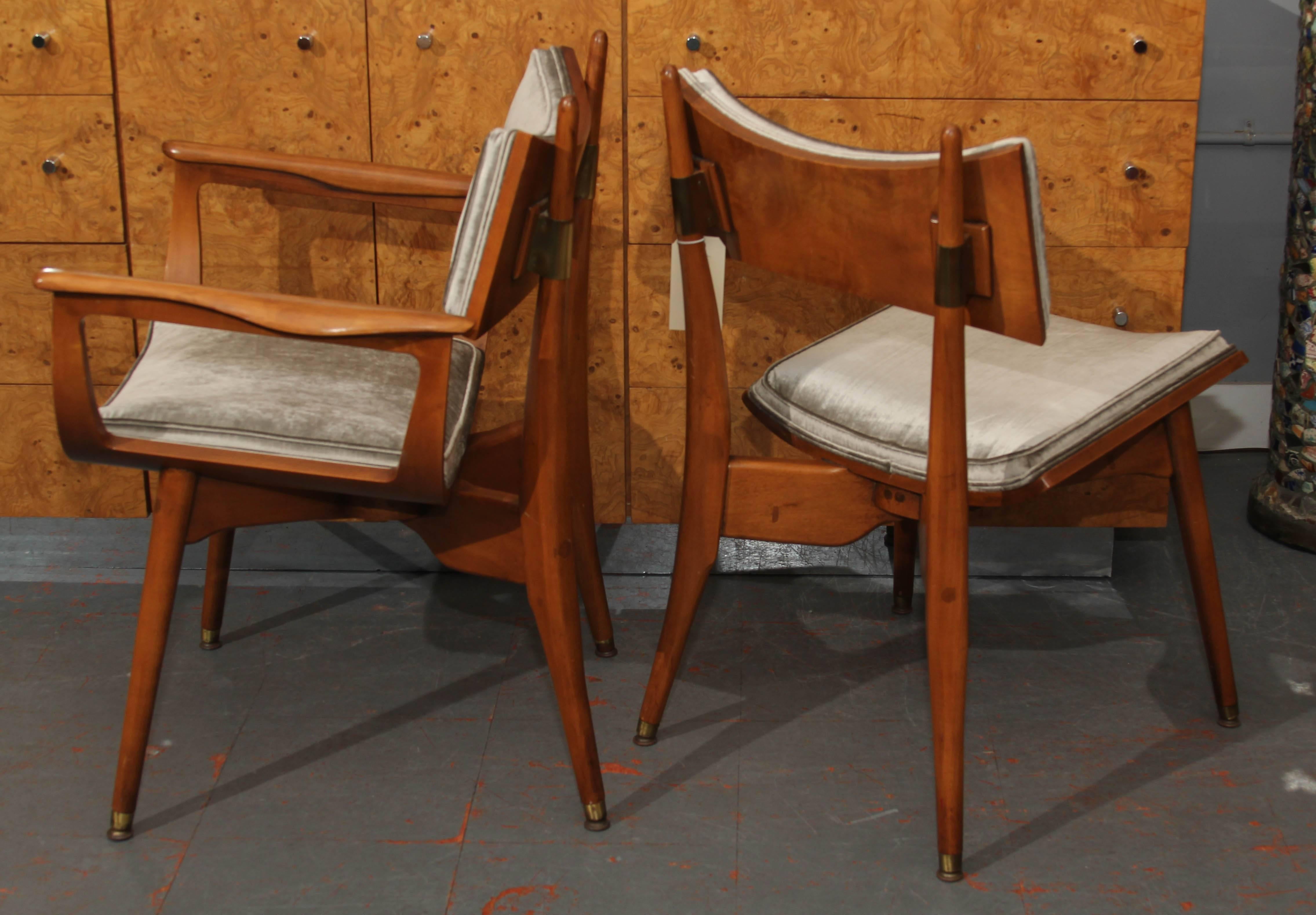 Set of Four Mid-Century Chairs 1