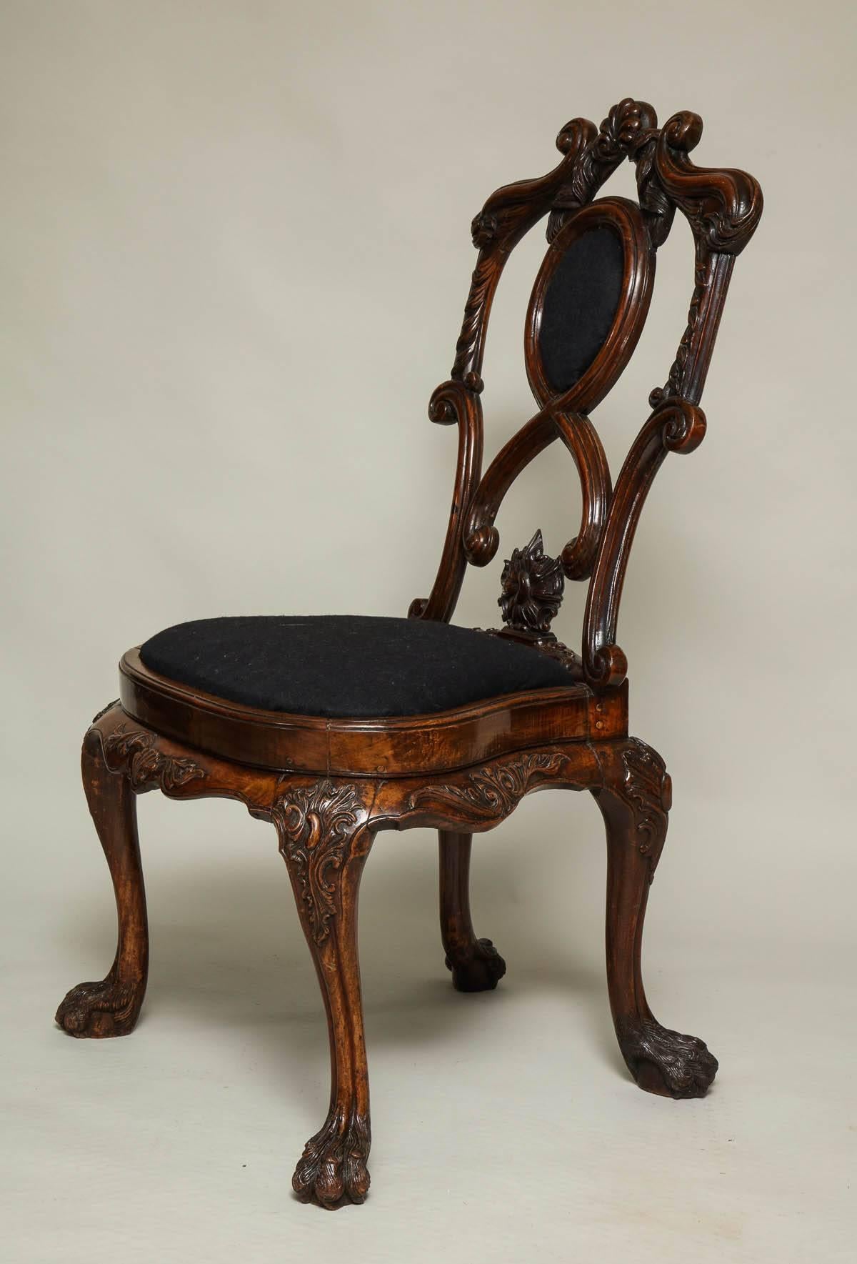 Important 18th Century Portuguese Chair In Excellent Condition For Sale In Greenwich, CT