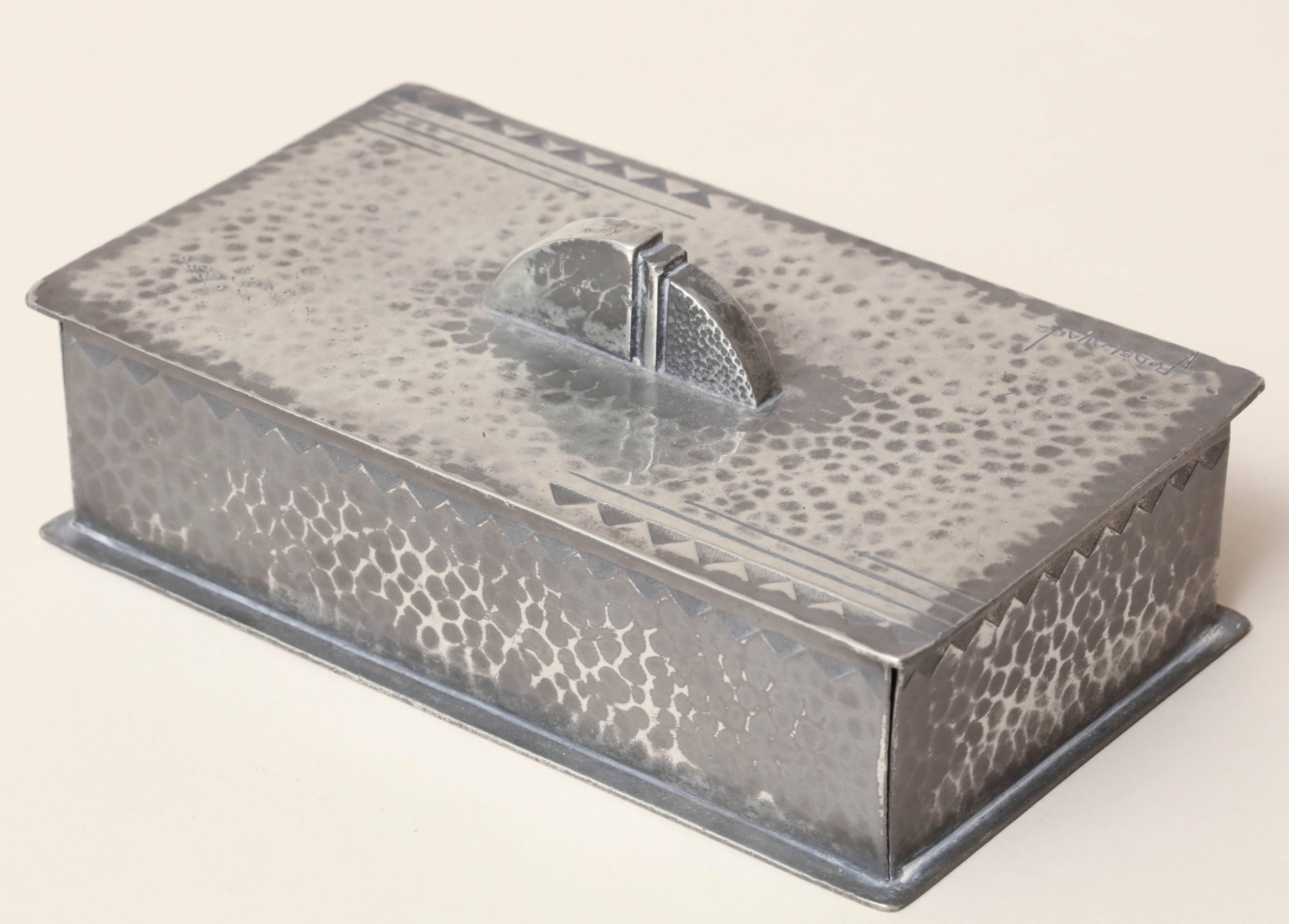 Rene Delavan French Art Deco Pewter Dinanderie Box In Excellent Condition For Sale In New York, NY
