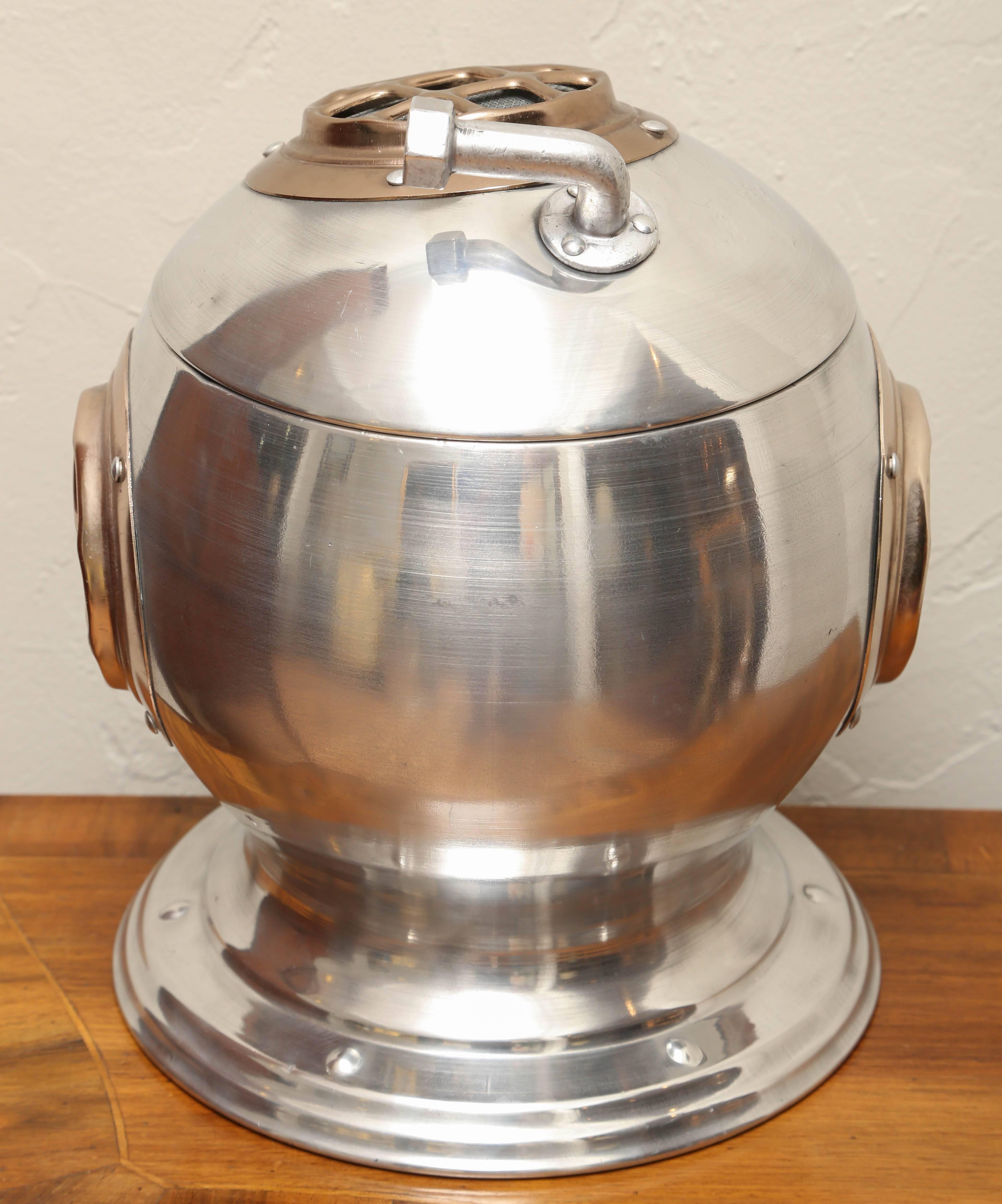 Vintage Diver's Helmet Ice Bucket In Good Condition In West Palm Beach, FL