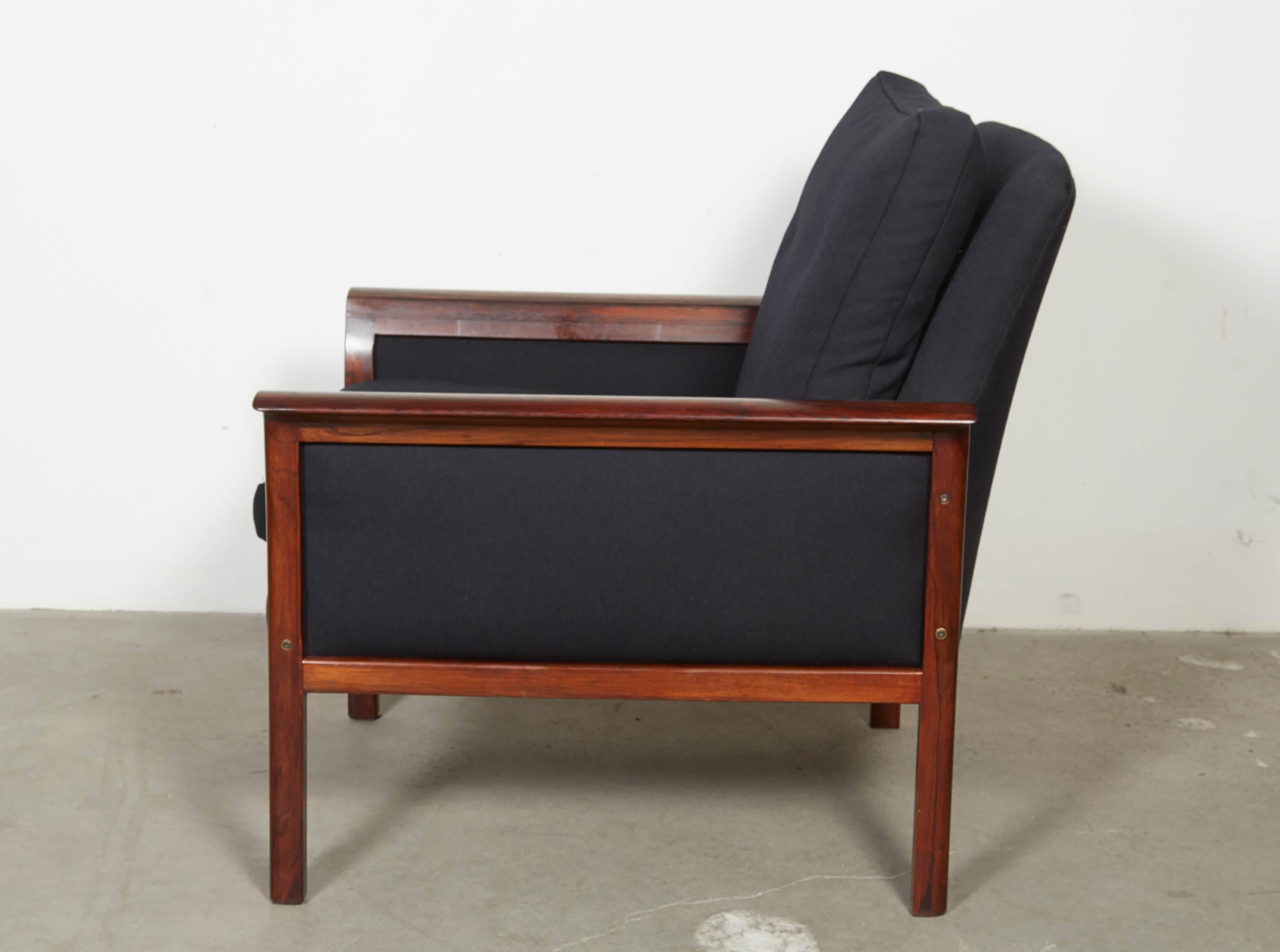 Scandinavian Rosewood & Black Chairs, Pair In Excellent Condition In New York, NY