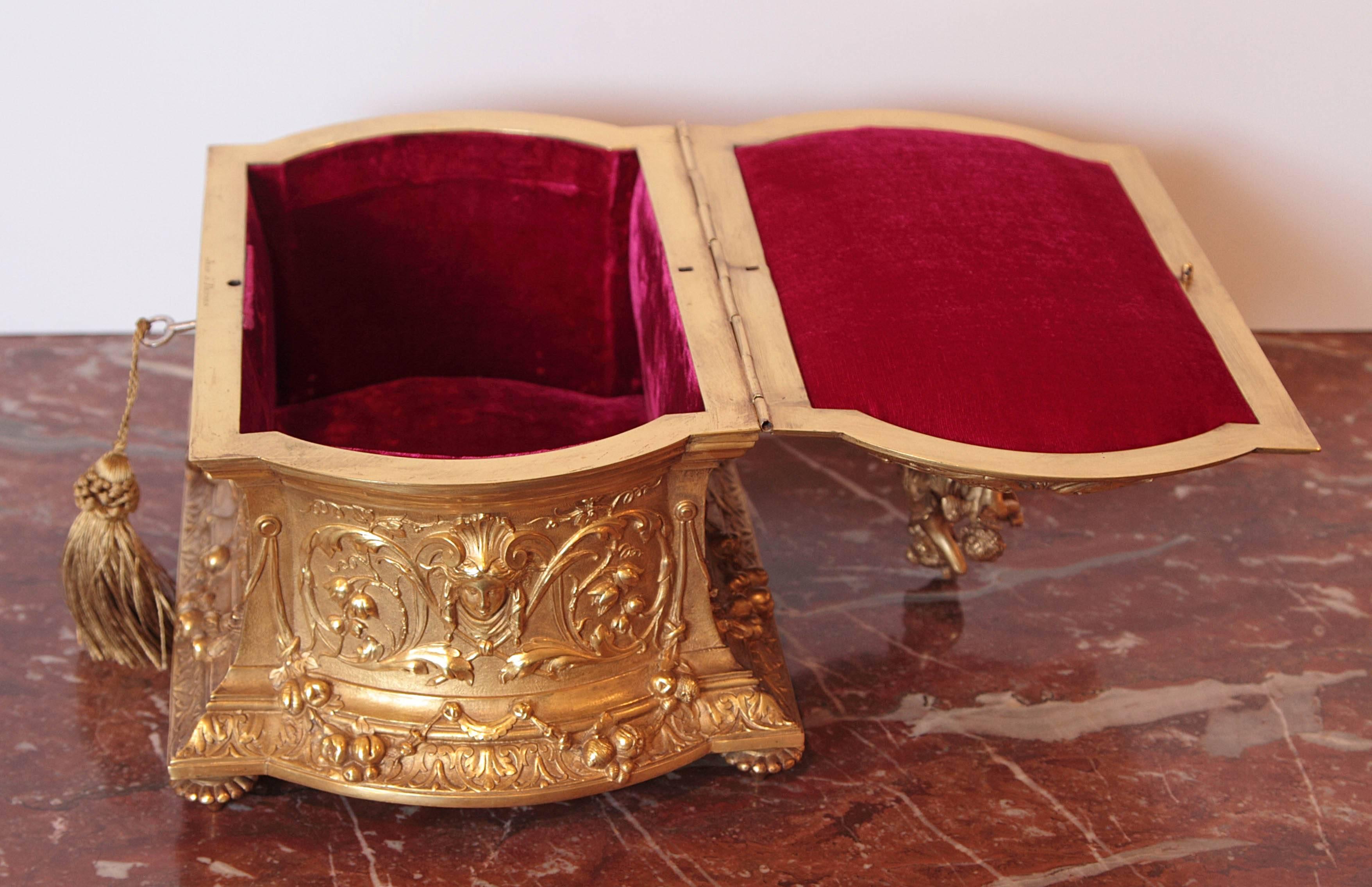 19th Century French Large Finely Cast Gilt Bronze Casket 1