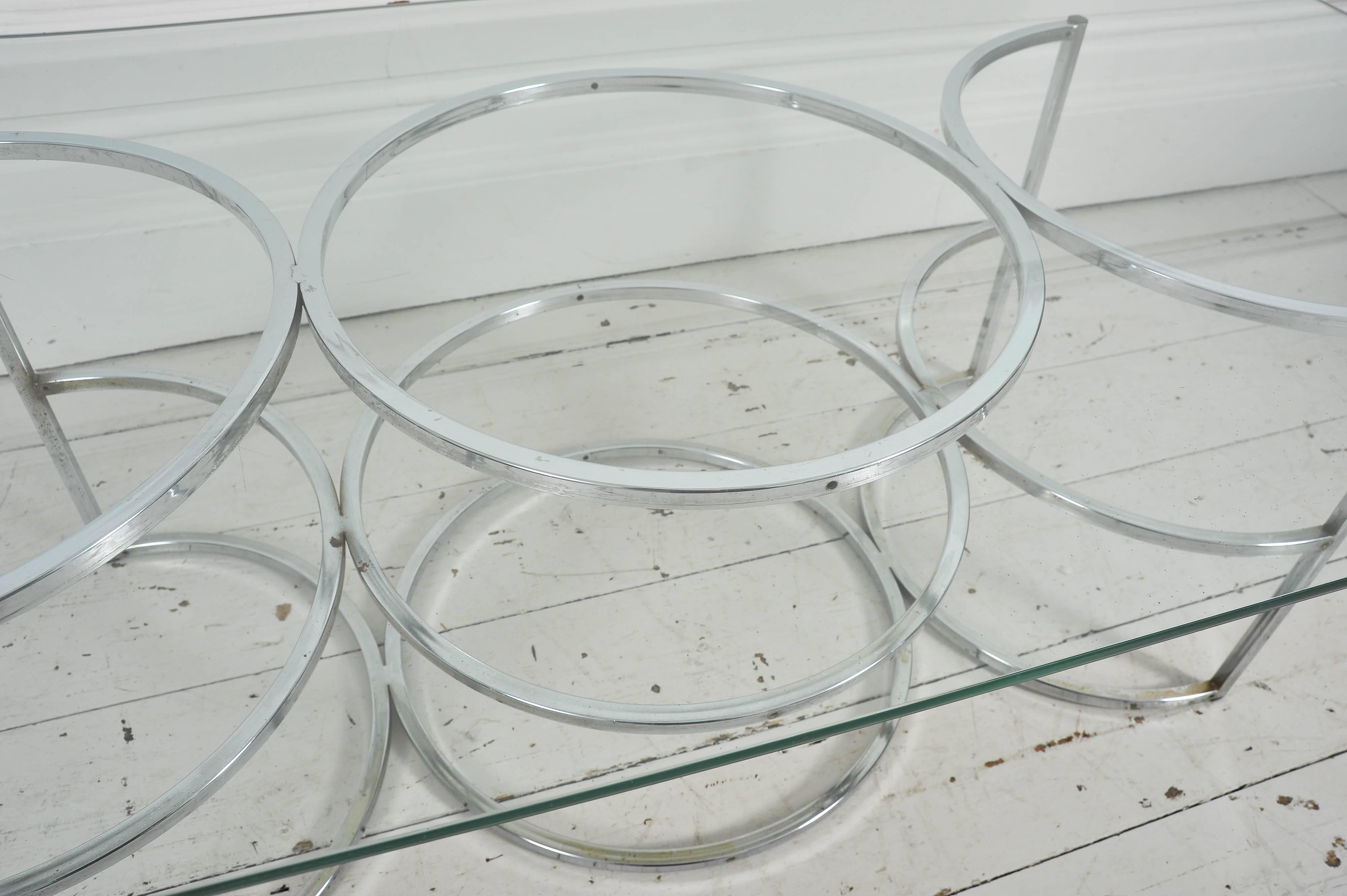 French 1960's Coffee Table with Chrome Circle Base and Glass Top For Sale 2