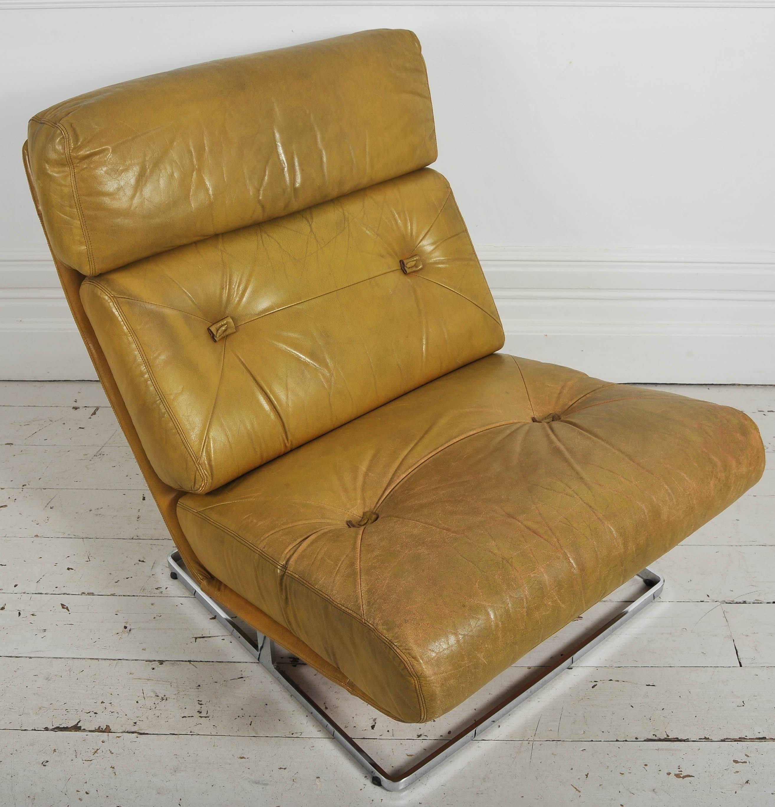 Pair of Nucleus 1970s Leather and Chrome Low Chairs In Good Condition In Kent, GB