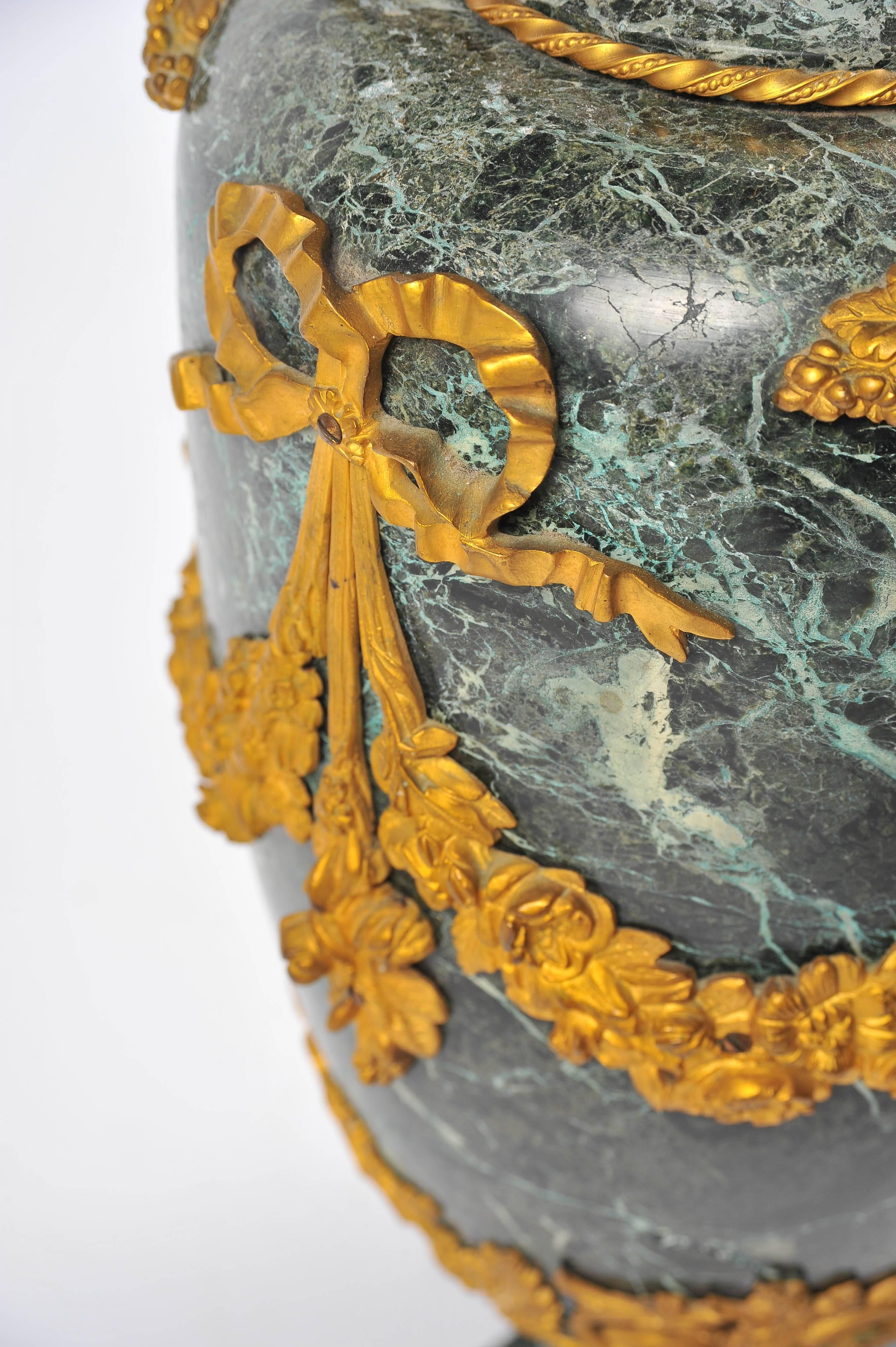 Large Pair of 19th Century Green Marble and Ormolu Urns For Sale 2