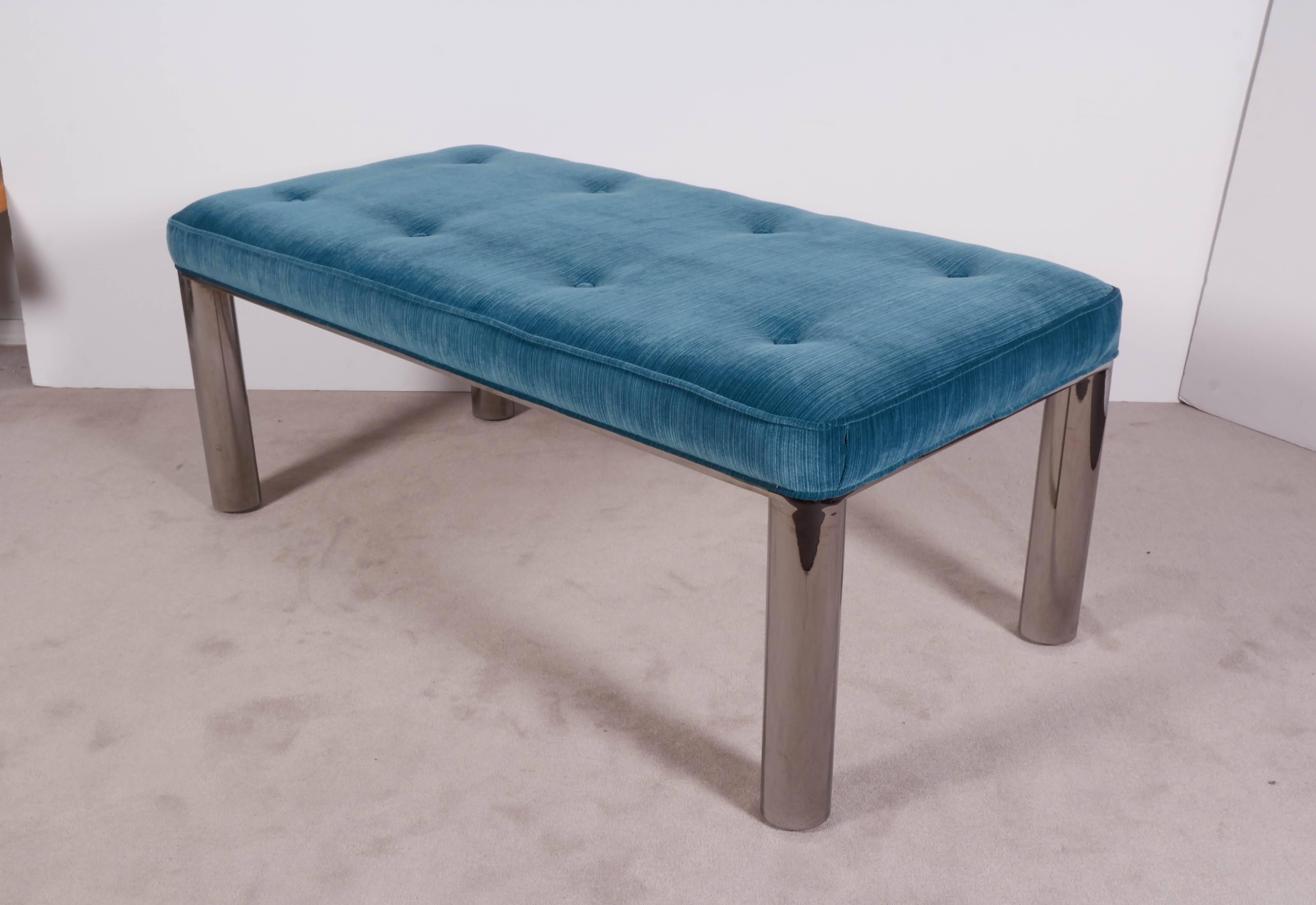 Mid-Century Chrome Bench with Peacock Blue Velvet Seat In Excellent Condition In New York, NY