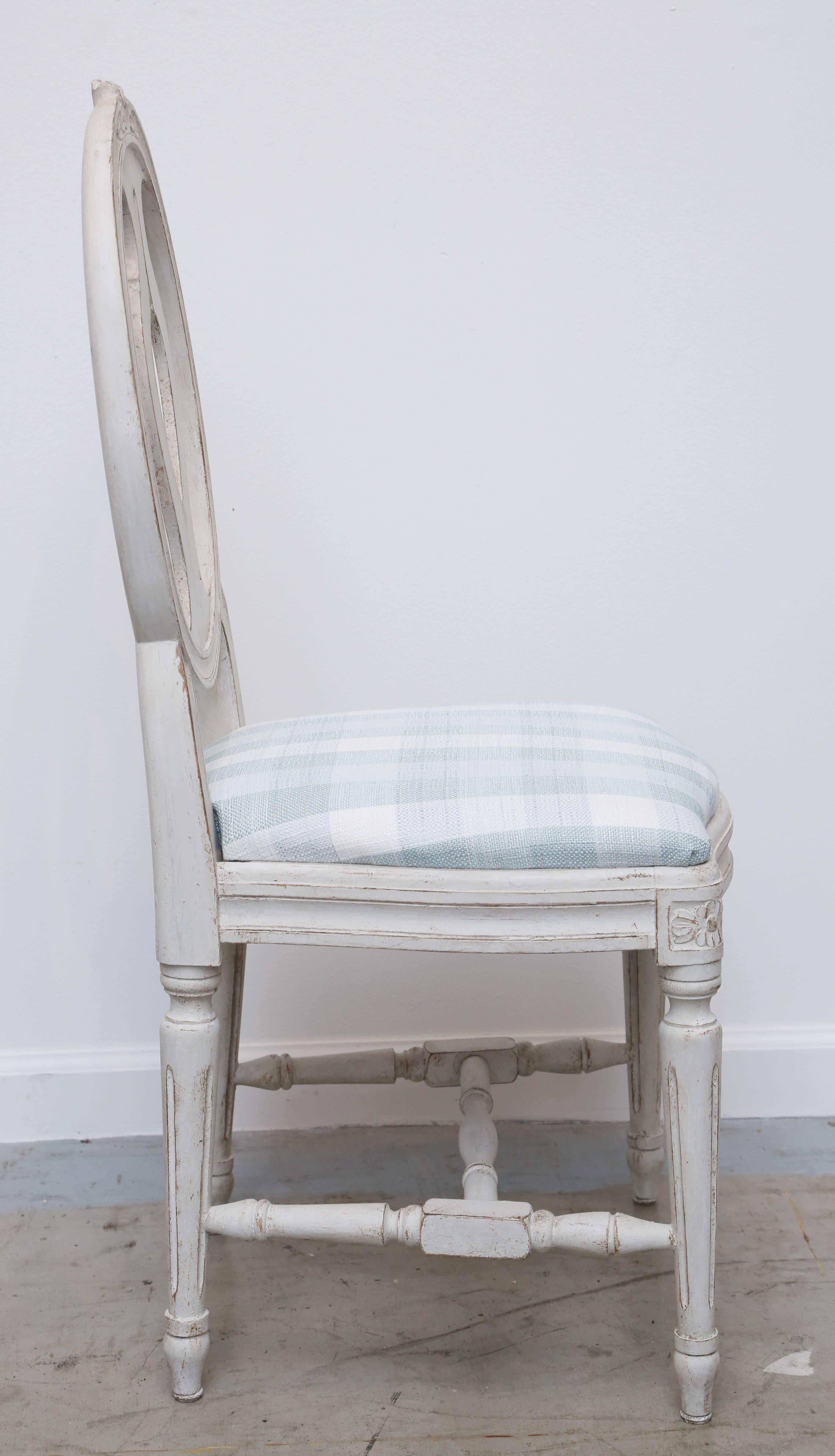 Set of Six Antique Swedish Gustavian Style Painted Dining Chairs In Good Condition In West Palm Beach, FL