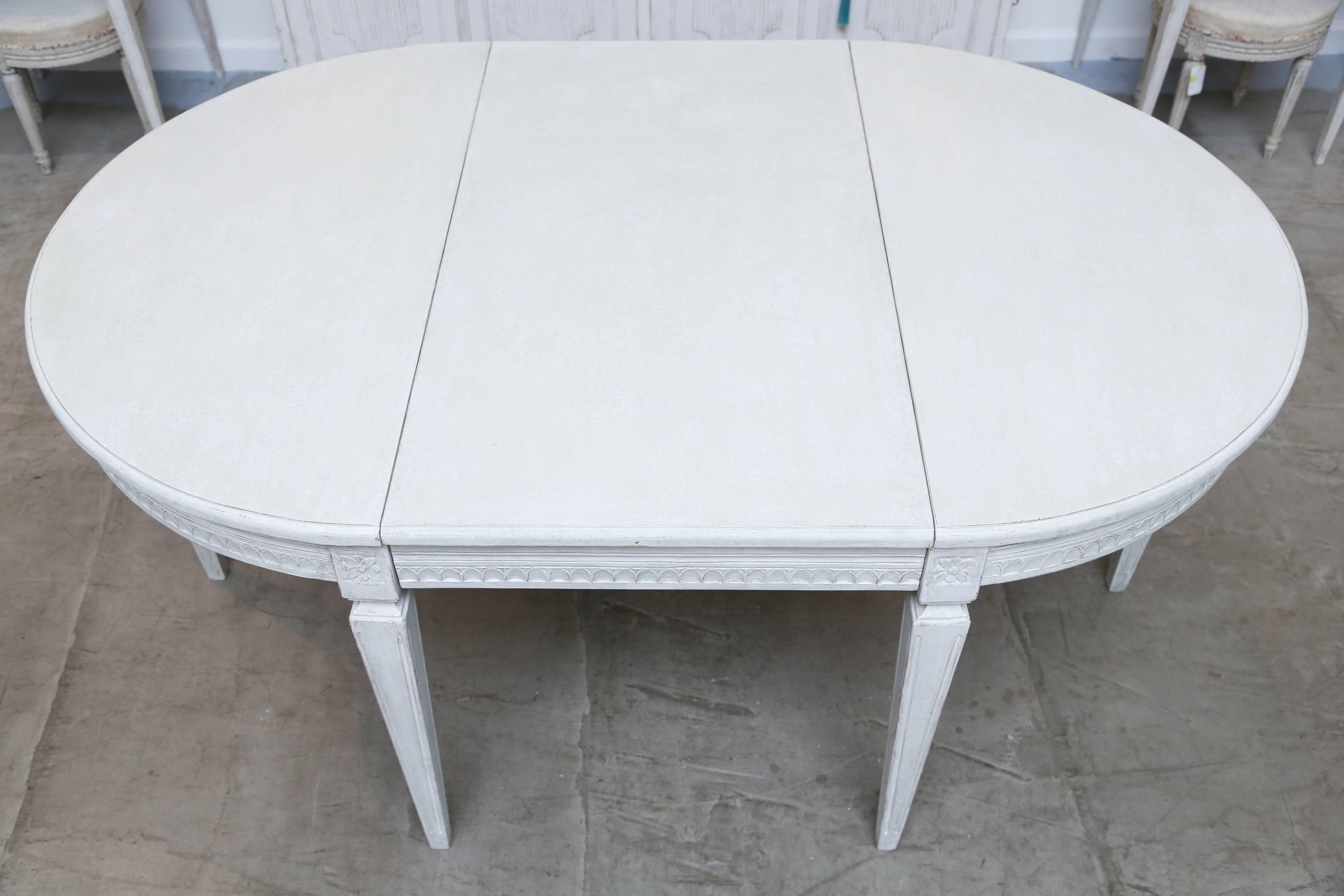 Antique Swedish Painted Dining Table, Late 19th Century In Good Condition In West Palm Beach, FL