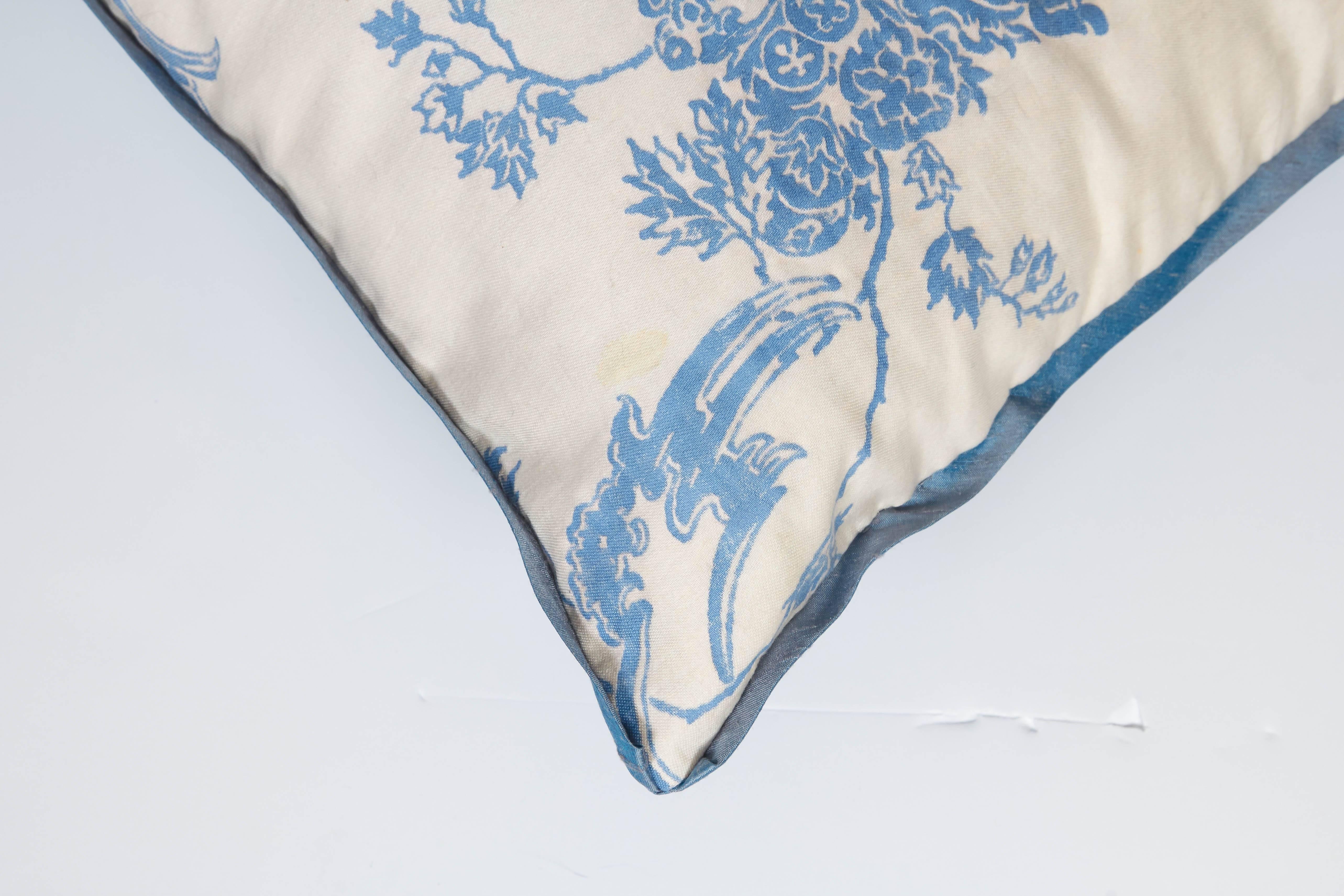 Contemporary A Fortuny Fabric Cushion in the Venezianina Pattern For Sale