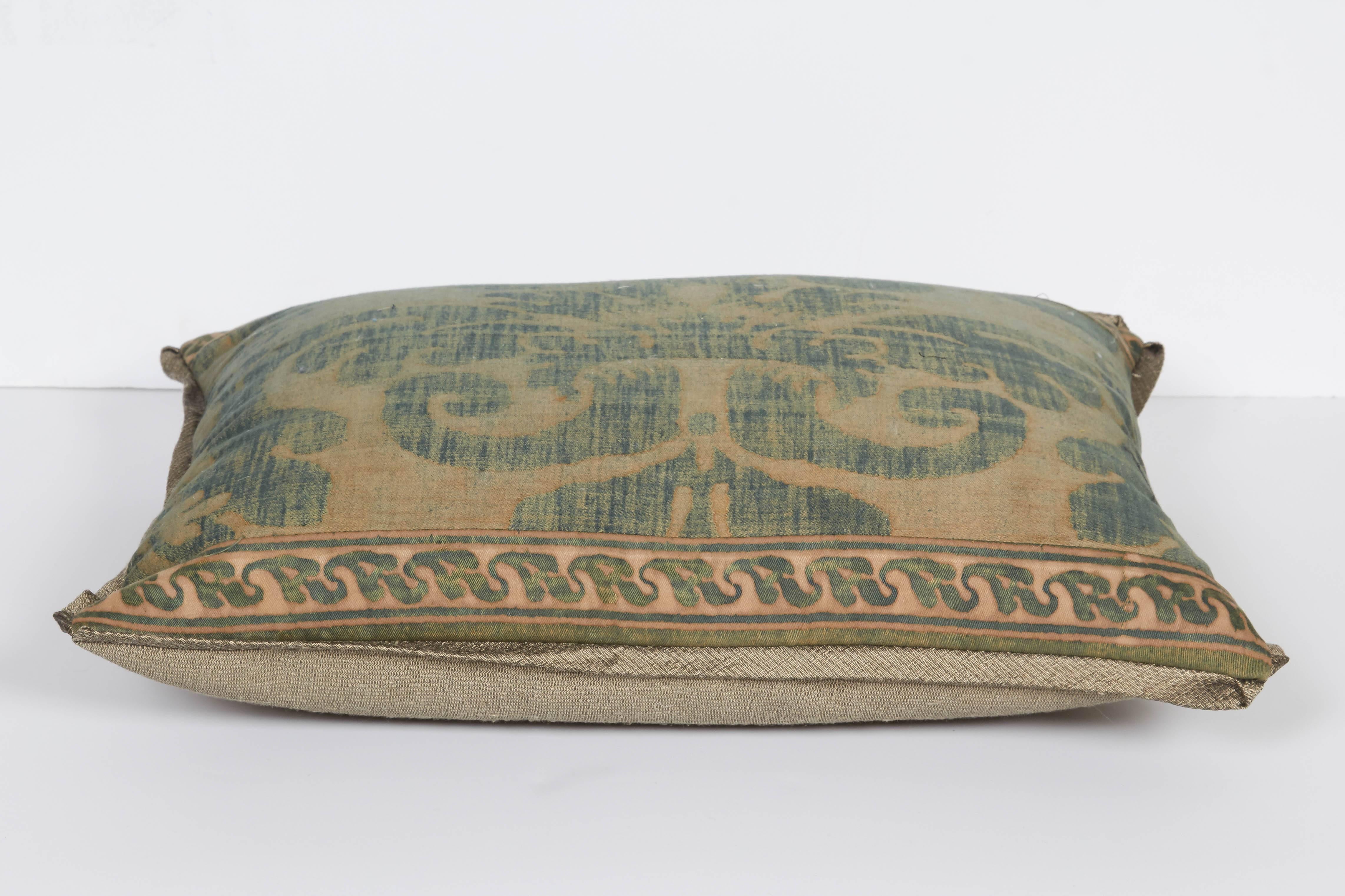 Single Vintage Fortuny Fabric Cushion in the Tulipano Pattern In Excellent Condition In New York, NY