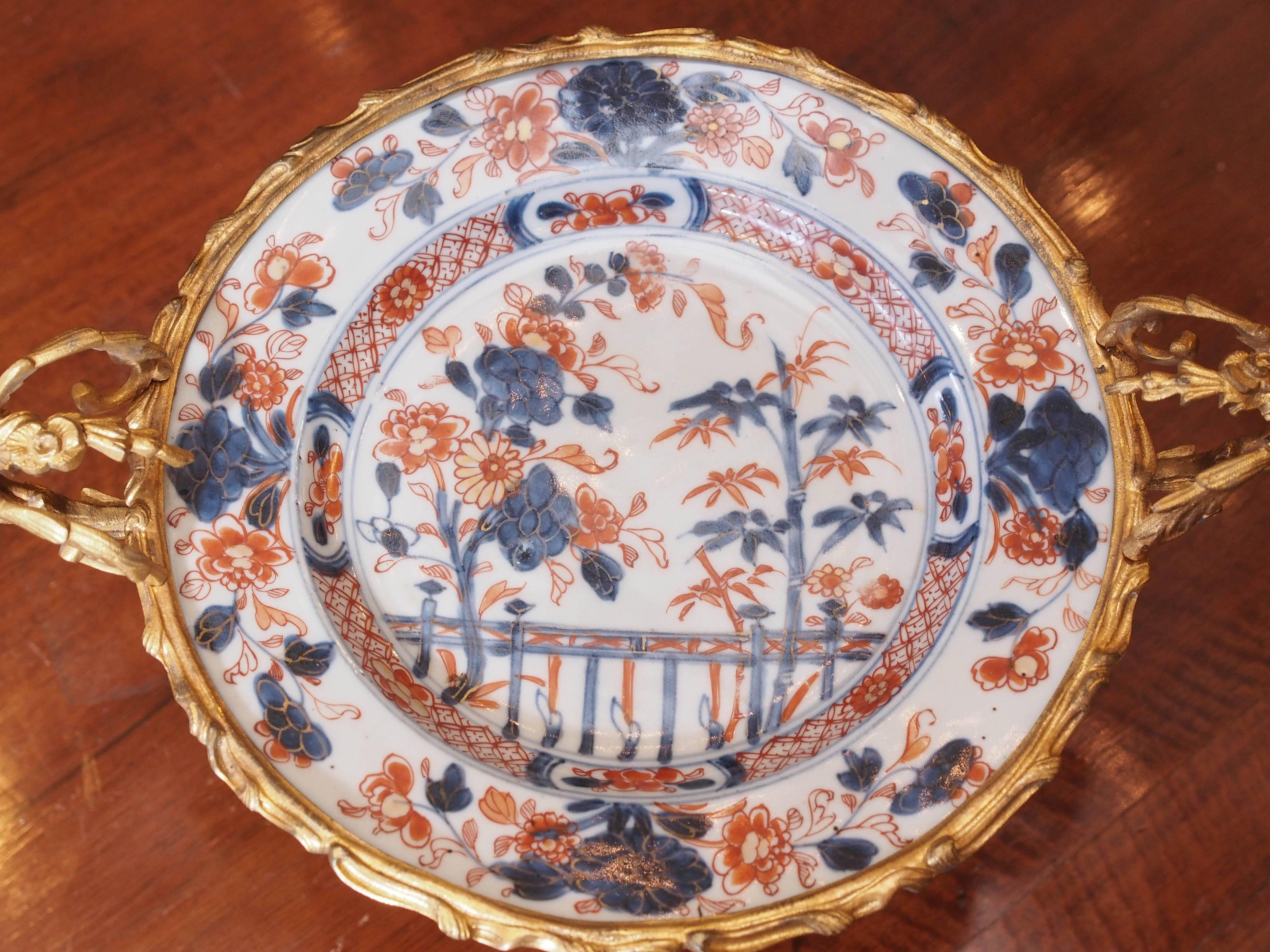 Pair of Bronze-Mounted Imari Plates In Good Condition For Sale In Natchez, MS