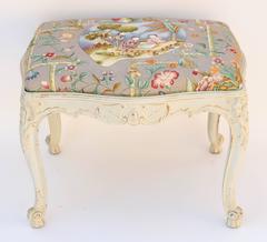 Bemalter Louis XV-Hocker aus dem 19. Jahrhundert