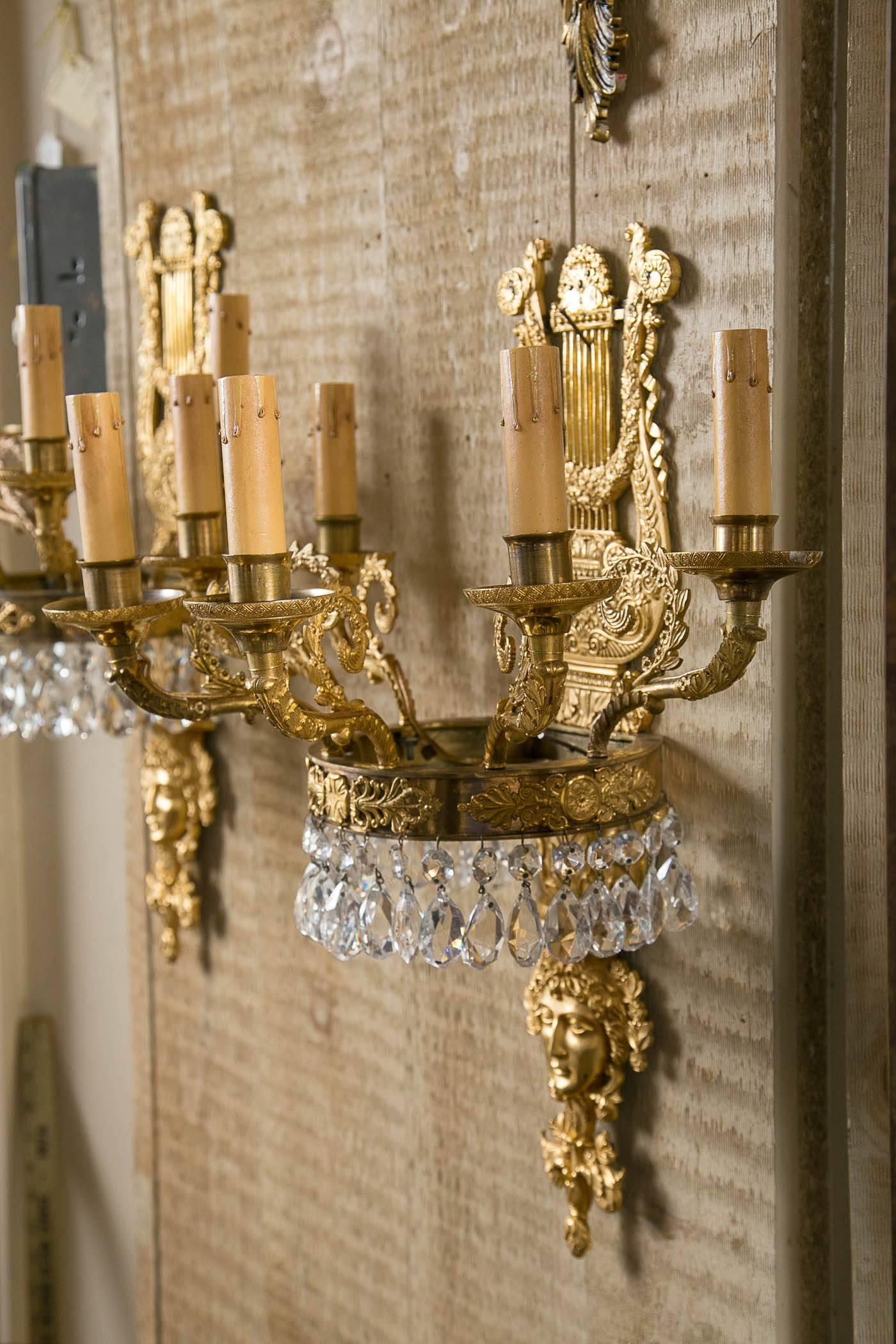 Beautiful Pair of Gilt Bronze and Crystal Drops Six-Light Sconces For Sale 2