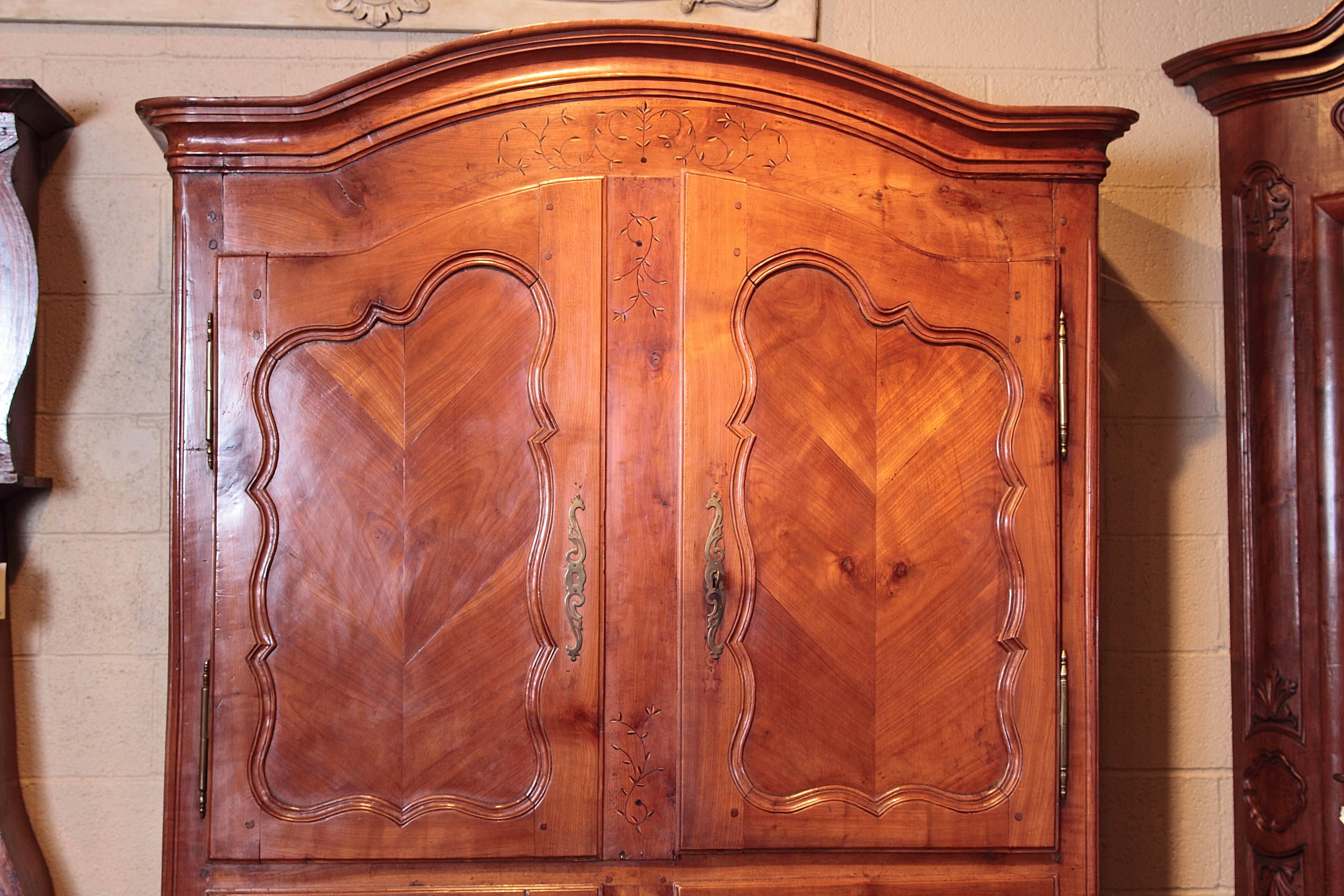 Early 19th Century French Louis XV Carved Cherry Four-Door Buffet from Poitou  1