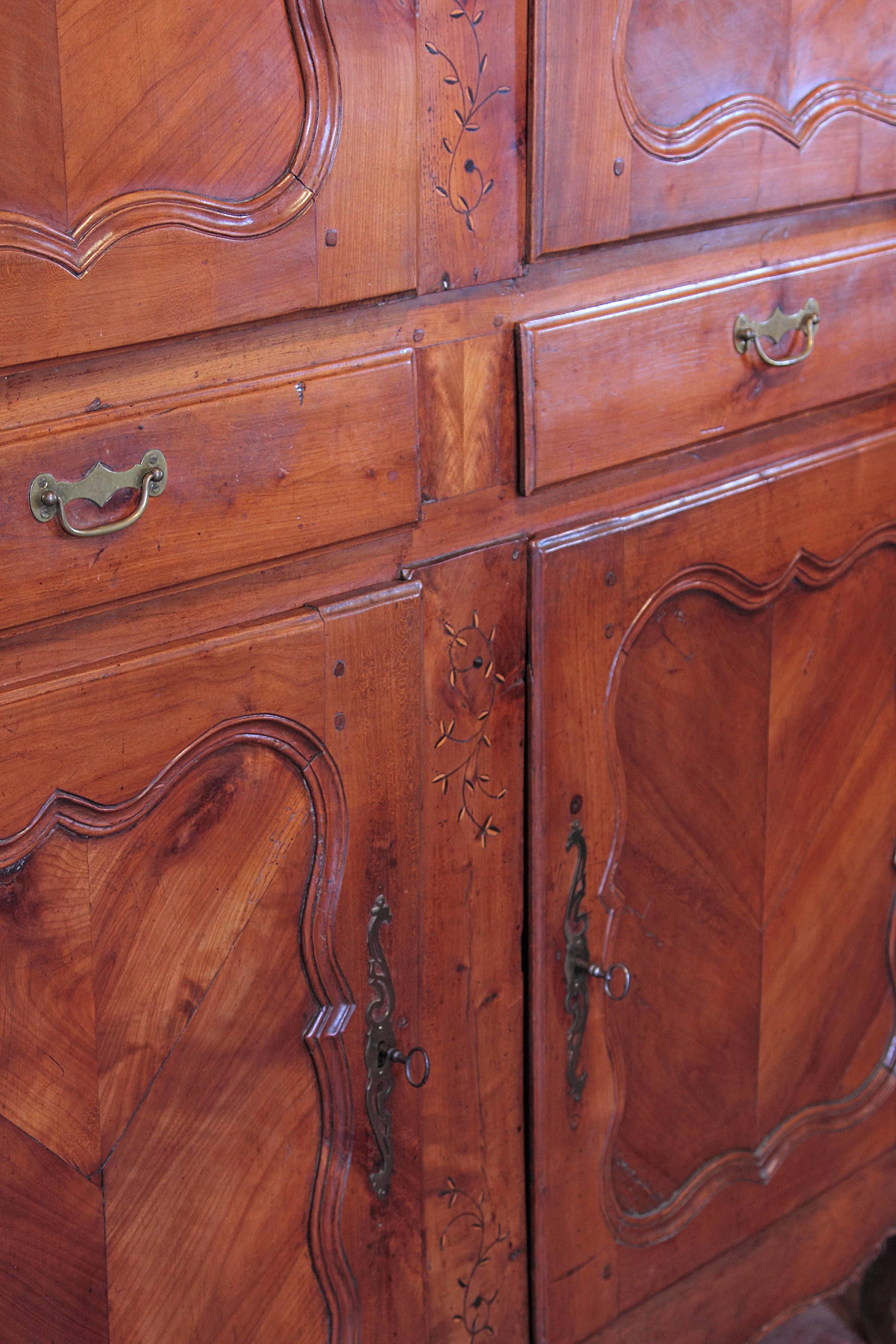 Early 19th Century French Louis XV Carved Cherry Four-Door Buffet from Poitou  2