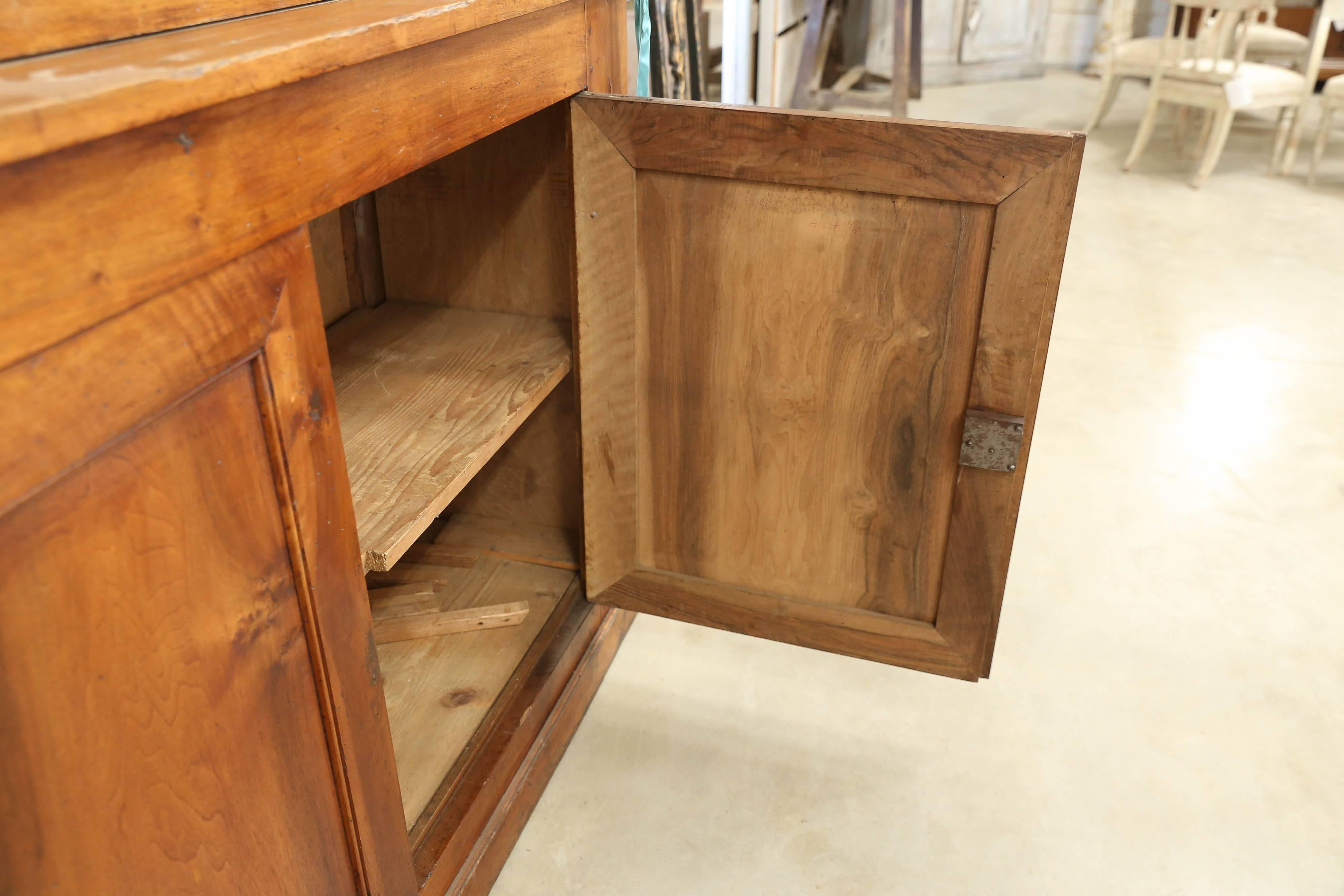 19th Century Directoire Period Walnut Bookcase Cabinet In Good Condition In Houston, TX