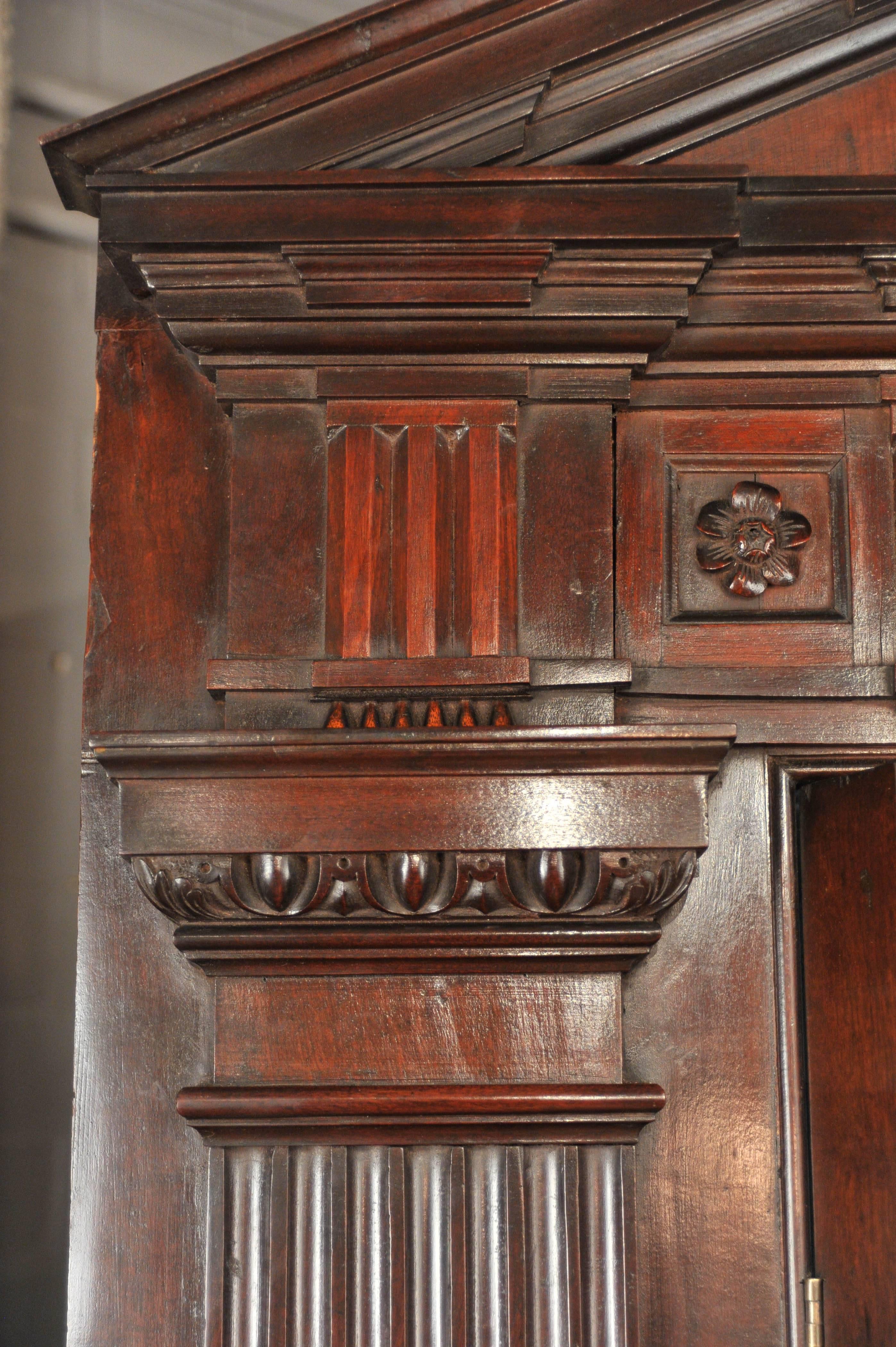 George II period early 18th Century Architectural Cuban Mahogany Corner Cupboard For Sale 3