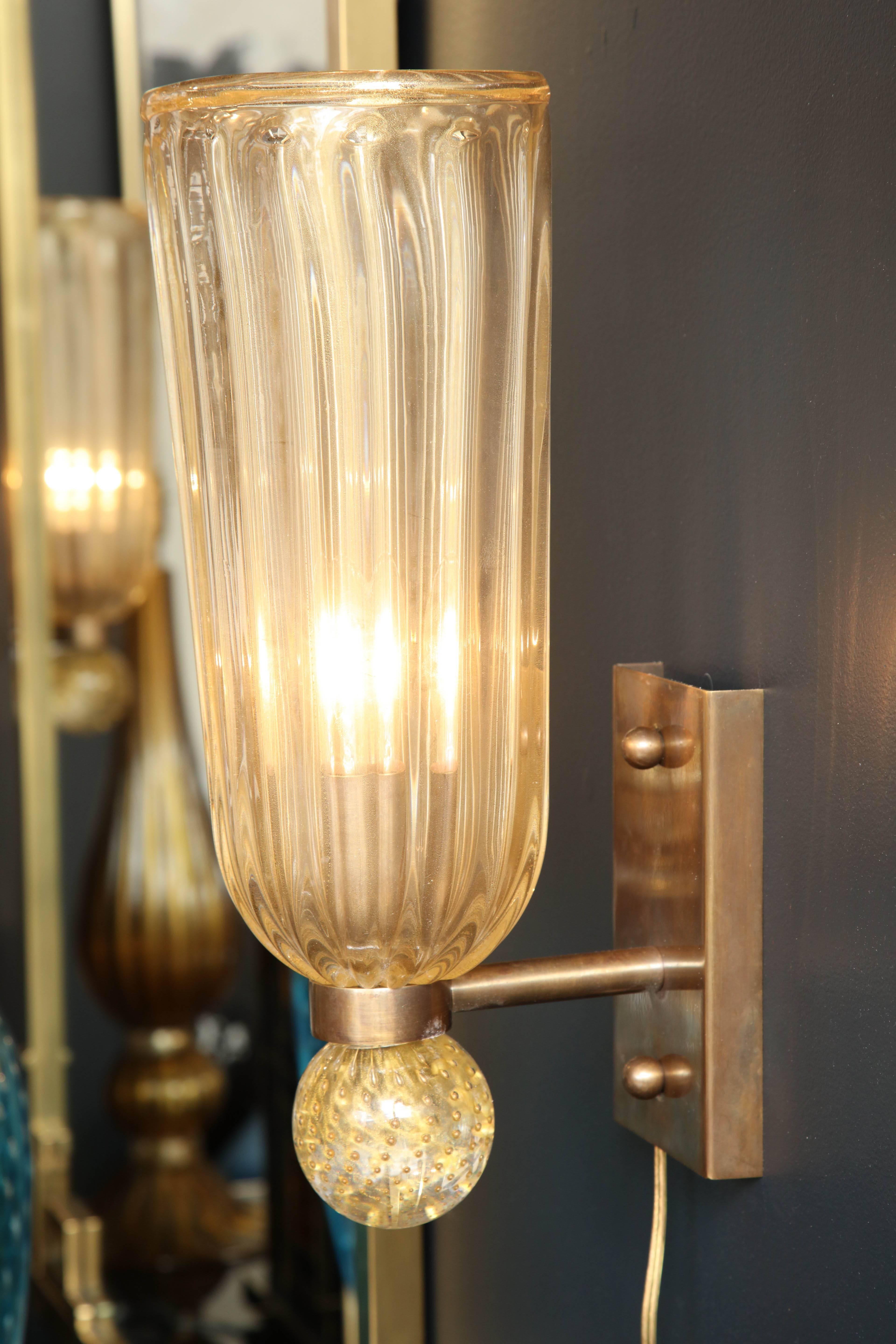 Pair of Italian Gold Infused Murano Glass and Brass Sconces In Excellent Condition In New York, NY
