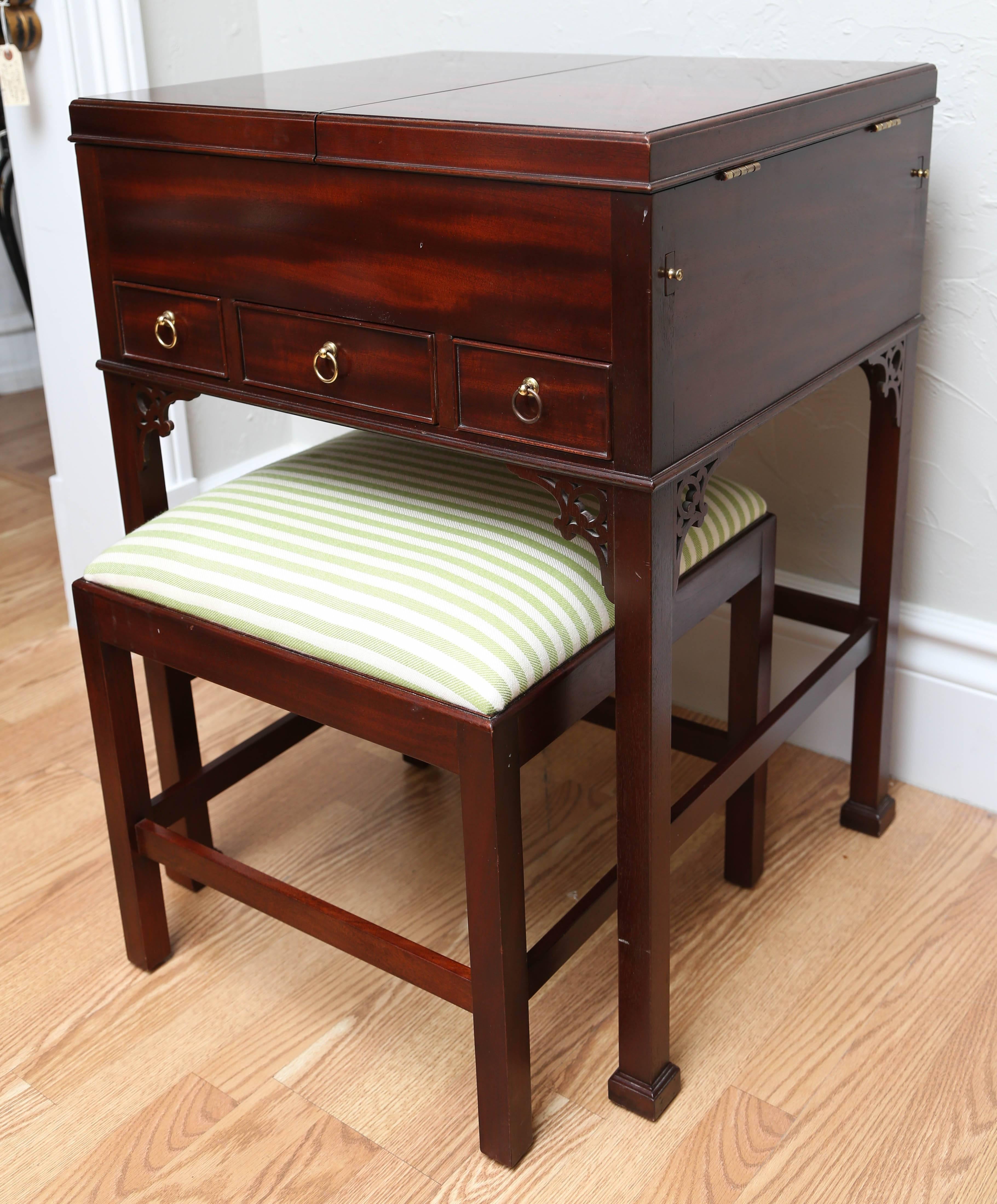 20th Century Chinese Chippendale Jewelry Chest with Vanity Stool by Baker For Sale